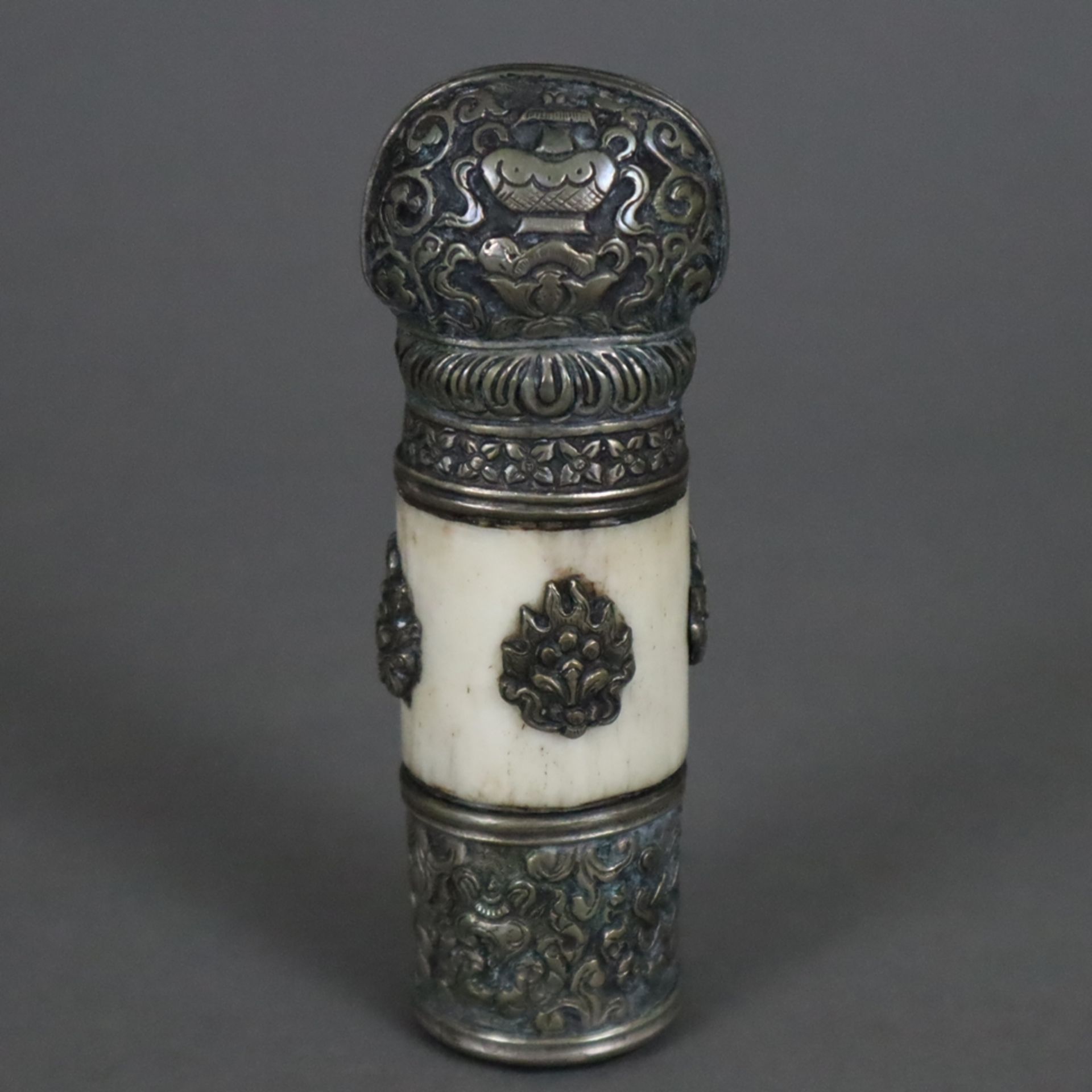 Siegel/Petschaft - Nordindien 19./20.Jh., Bein / ornamentierte Silberbeschläge mit Ashtamangala-Sym - Image 5 of 6