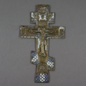 Segenskreuz - Russland, 19.Jh., Bronzelegierung, teils hellblau/weiß emailliert, reliefierte Darste