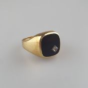 Herrenring mit Onyx und Diamant - Gelbgold 585/000 (14K), quadratische Onyxplatte mit abgerundeten 