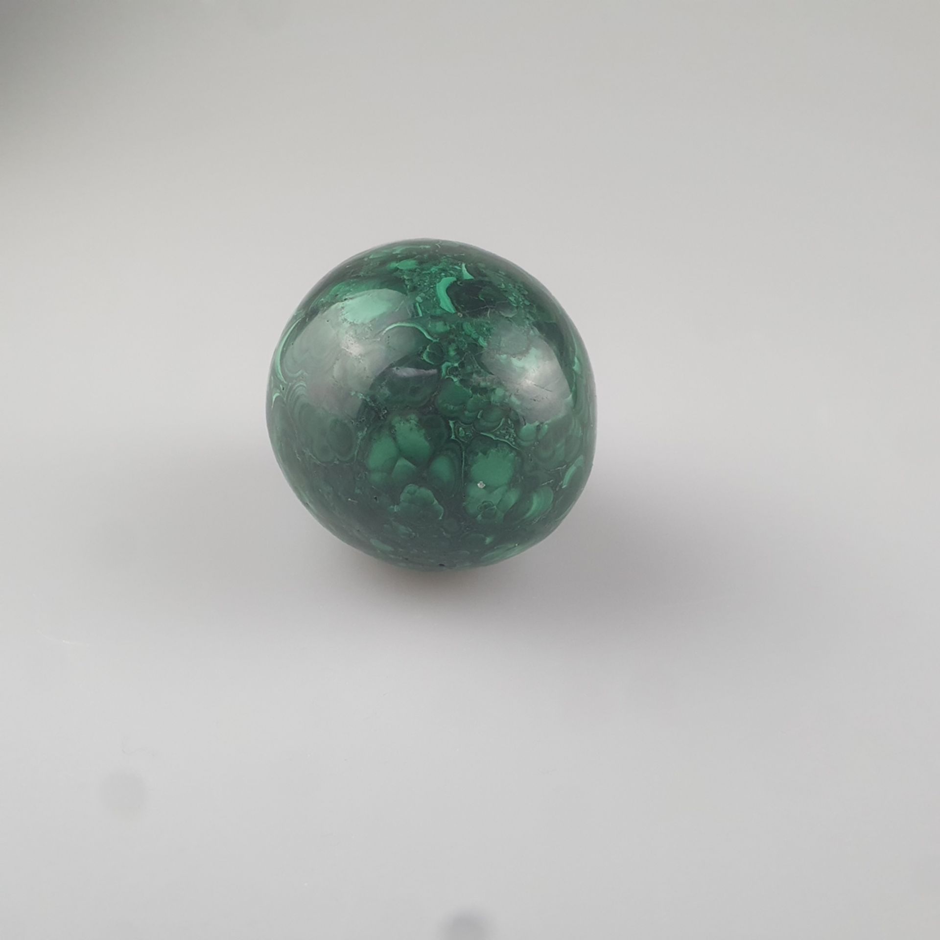 Oster-/Steinei im Ständer - fein poliertes Ei aus schön gemasertem Malachit, ca. 7,5 cm hoch, Gewic - Image 6 of 6