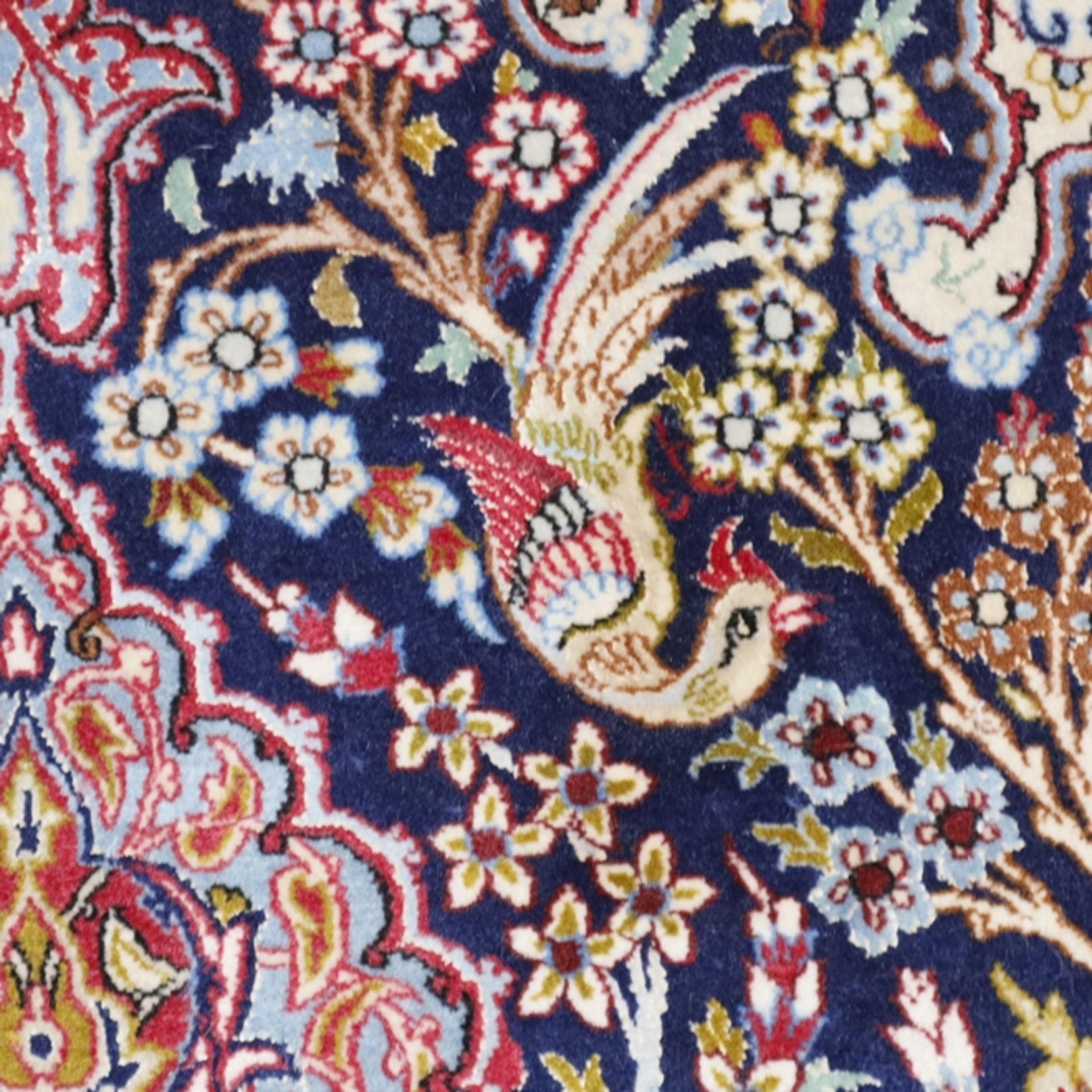 Isfahan-Brücke - Persien, signiert, Wolle mit Seide, blaugrundiges Innenfeld, floral gemustert mit  - Bild 3 aus 10