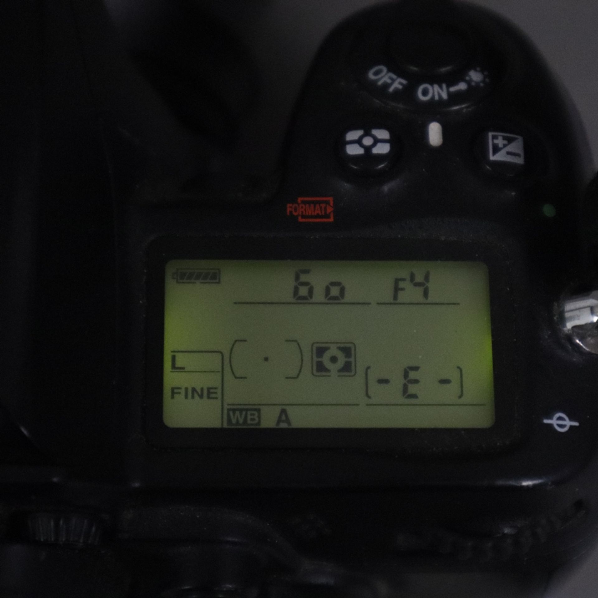 Nikon D7000 SLR-Digitalkamera - 16 Megapixel, 39 AF-Punkte, LiveView, Full-HD-Video, mit Objektiven - Bild 4 aus 11