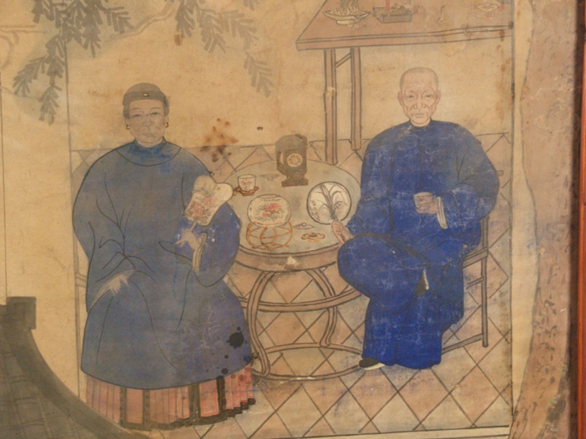 Ahnenbild - Vorfahren einer chinesischen Familie, jeweils zwei (am Tisch) sitzende Ahnenpaare mit i - Image 2 of 9