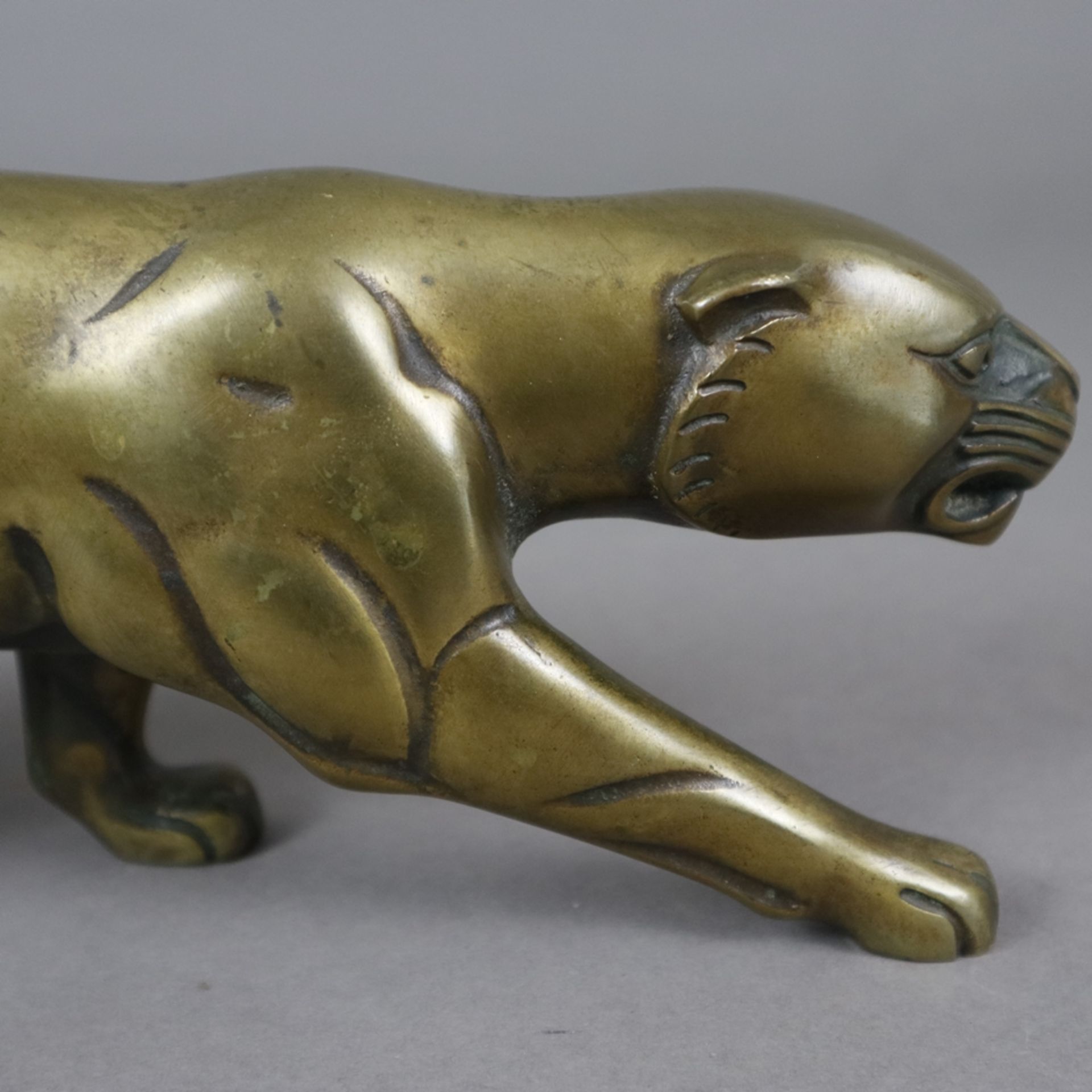 Art Déco Tierfigur "Panther" - Bronze, stilisierte Darstellung eines schleichenden Panthers, undeut - Image 4 of 7