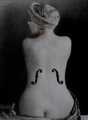 Man Ray (1890 Philadelphia -1976 Paris) - "Violin d'Ingres", Offsetdruck, im Druck signiert und dat