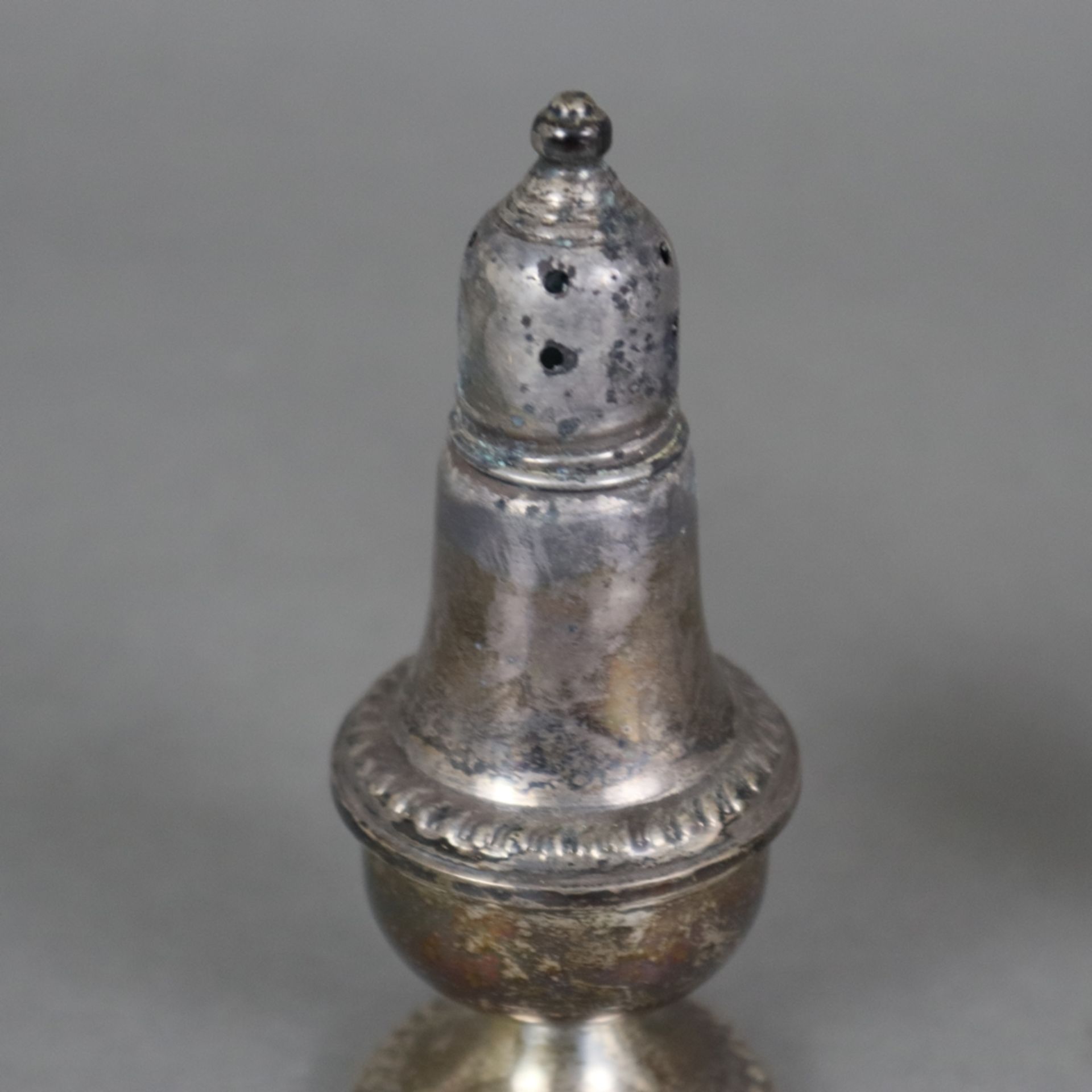 Konvolut Salz- und Pfefferstreuer - 20. Jh., Sterling Silber, 5 Stück, balusterförmiger Korpus (1 F - Bild 7 aus 10