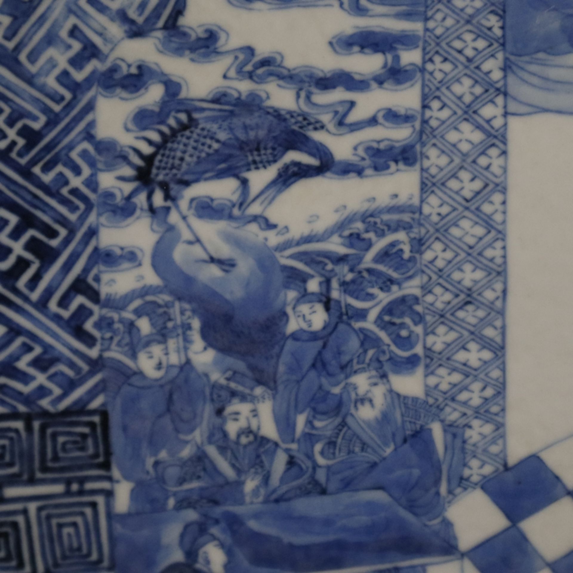 Rechteckige Balustervase - China, späte Qing -Dynastie, Porzellan, gekantete Balusterform auf Socke - Bild 10 aus 13