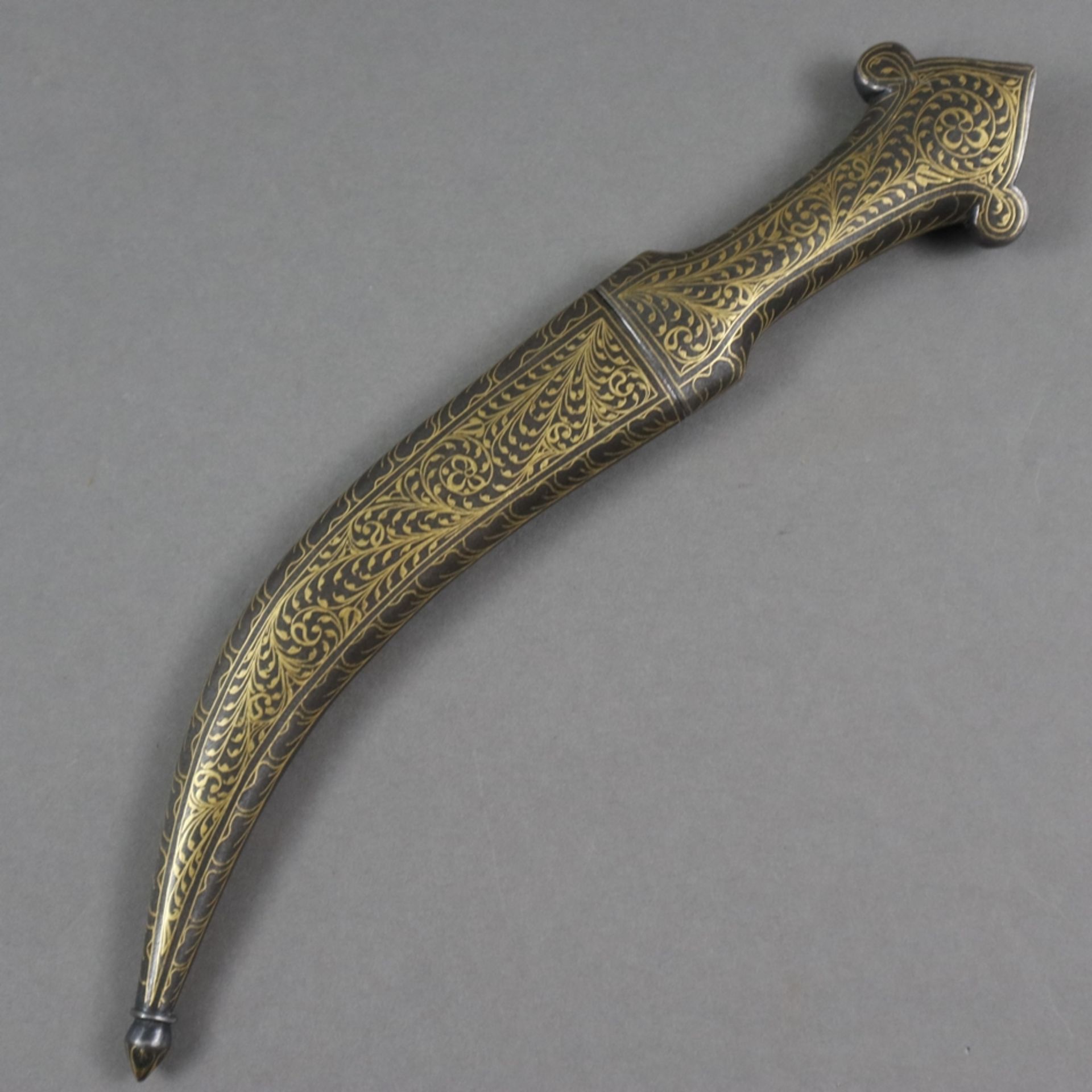 Kleiner Eisendolch - Indien 19./20.Jh., zweischneidige gekrümmte von 11,5 cm-Länge, Klinge, taillie - Image 5 of 5