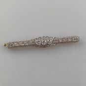 Art Déco-Diamantbrosche - um 1920, Gelb-/Weißgold 585/000 (14 K), Nadel gestempelt „585“, Nadel lei