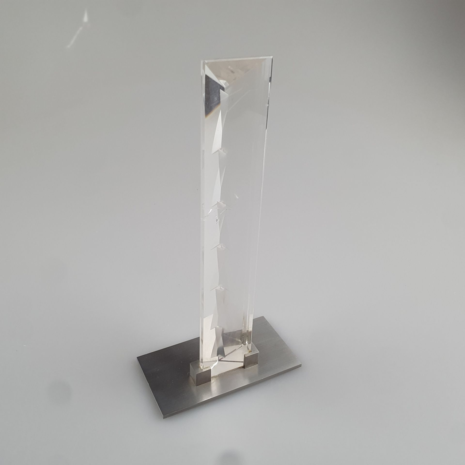 Bergkristall-Skulptur - ATELIER MUNSTEINER, Stipshausen (nahe Idar-Oberstein), Bergkristallmonolith - Image 6 of 10