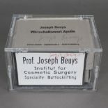 Beuys, Joseph (1921 Krefeld - 1986 Düsseldorf) - Original-Pappkarton und Postkarte aus dem Kunstobj