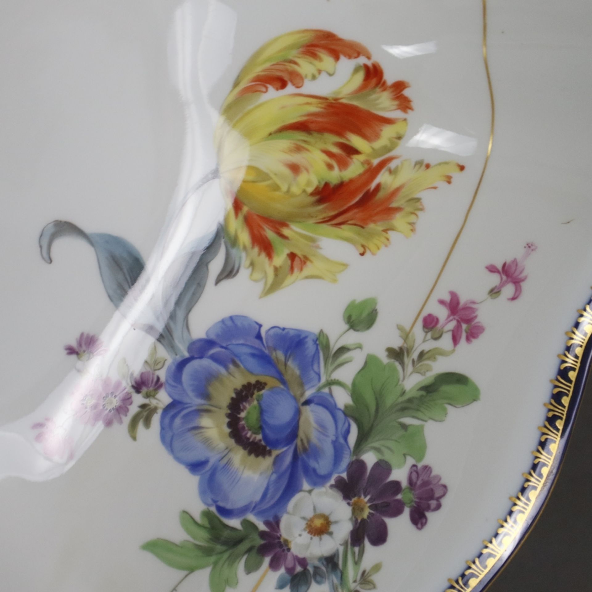 Salatschüssel - Meissen, Porzellan, Form "Neuer Ausschnitt", innen und außen polychrome Blumenmaler - Image 6 of 9