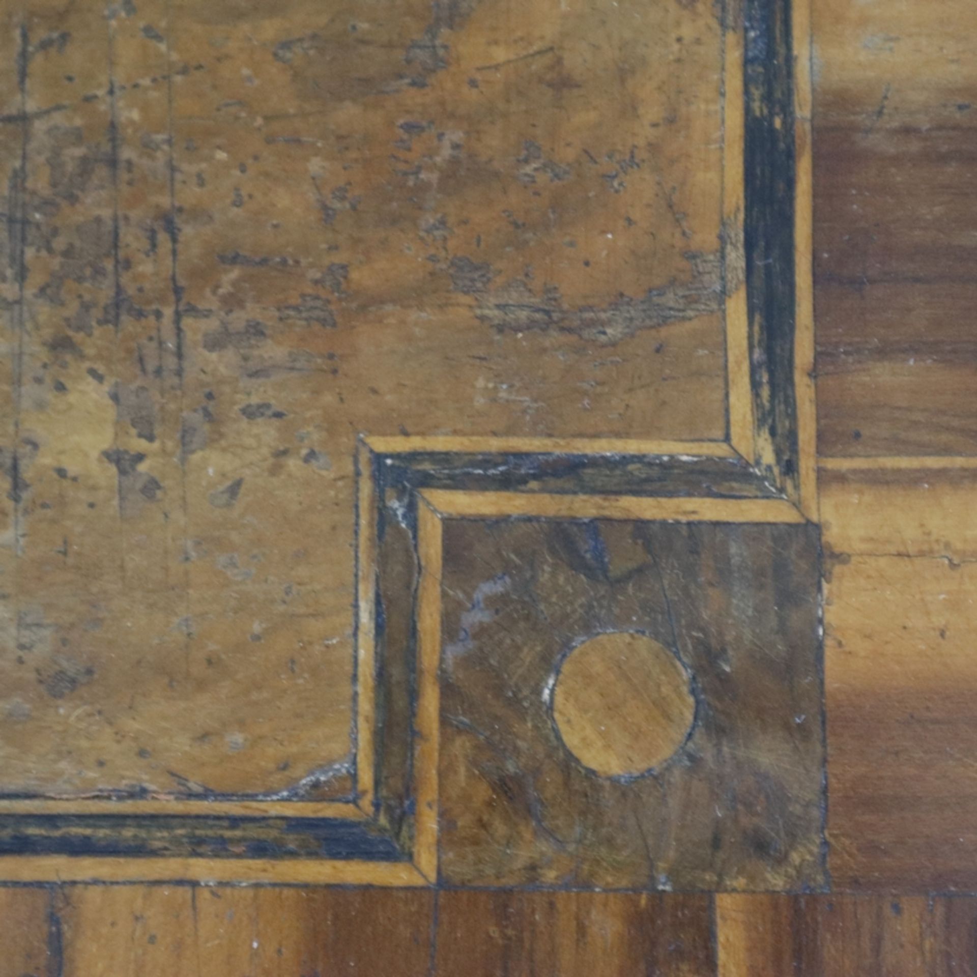Beistelltisch - 2. Hälfte 19. Jh., Nussbaumholz, viereckige Platte mit Wurzelholz furniert, Platte - Image 9 of 11