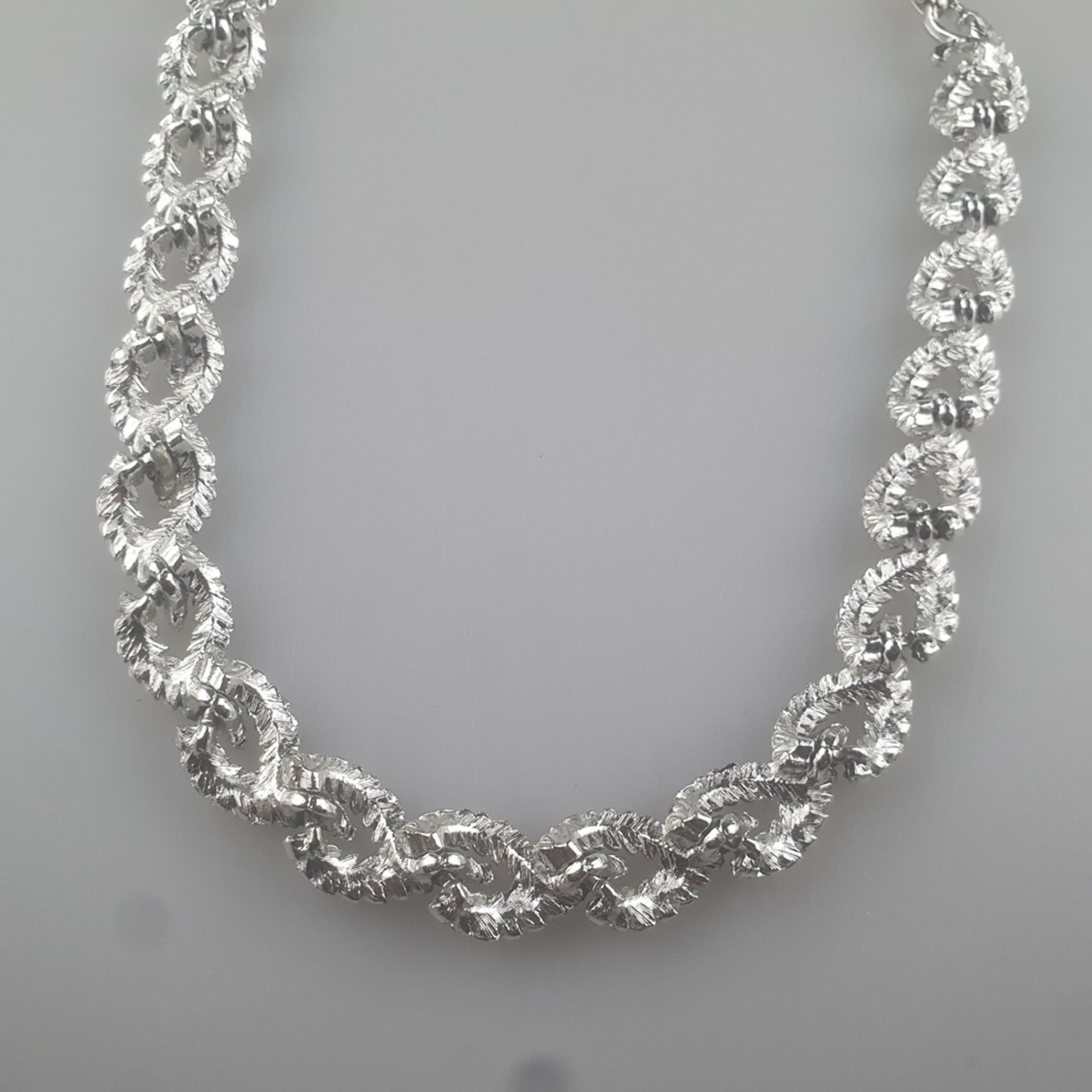 Filigranes Vintage-Collier - CORO / USA, vor 1955, Weißbronze, rhodiniert, Kette aus beweglichen Bl - Image 4 of 4