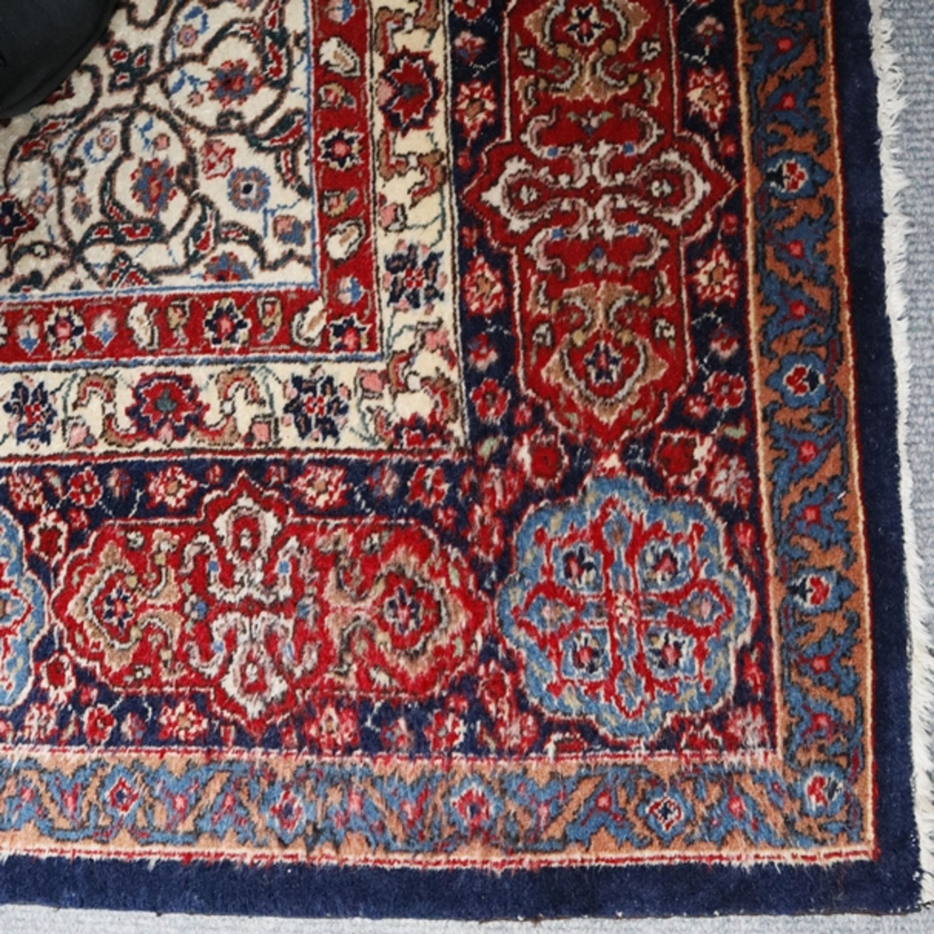 Großer Täbriz-Teppich - Persien, Wolle, dunkelblaugrundiges Innenfeld, ornamentaler Dekor mit flora - Bild 7 aus 10