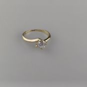 Diamantring - Gelbgold 585, gestempelt, besetzt mit 1 Diamanten von 0,6 ct. im Brilliantschliff, Fa