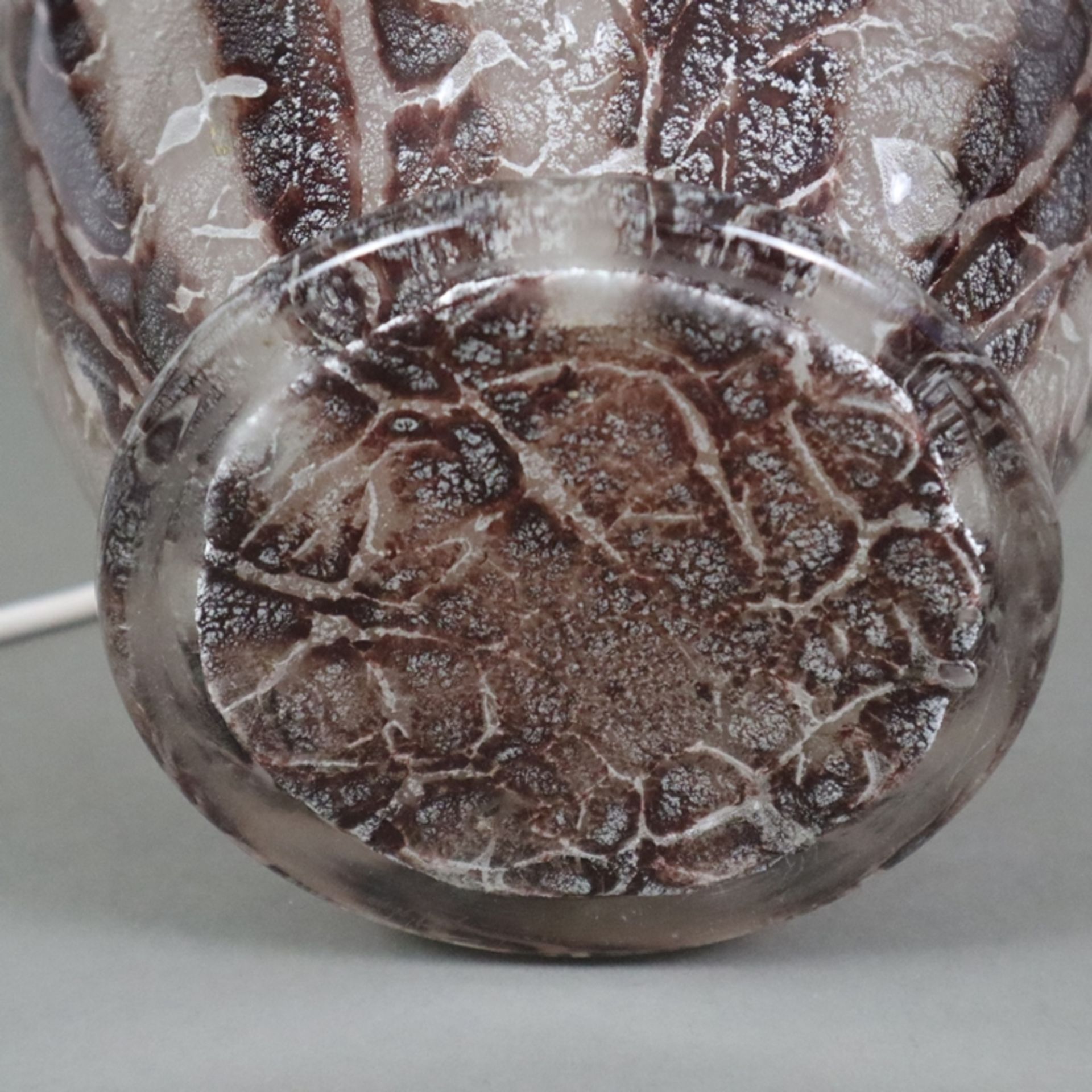 WMF-Glaslampenfuß mit Schirm - um 1930, birnenförmiger Ikora-Glas-Lampenfuß, Klarglas mit braun/wei - Image 10 of 10