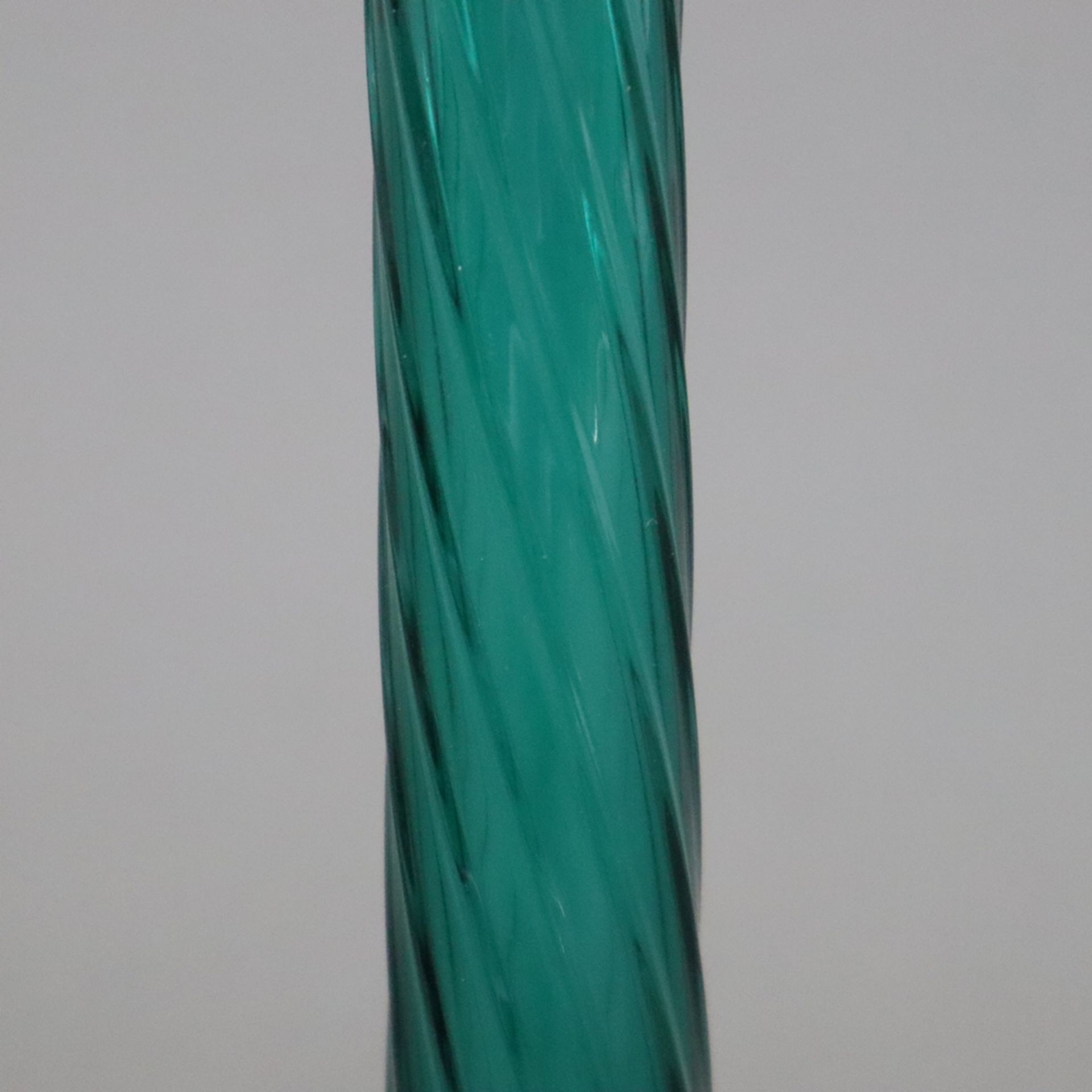 Enghalsvase - Murano, bläulich grünes Glas, über rundem Fuß konischer Korpus mit weit ausgestelltem - Bild 3 aus 6