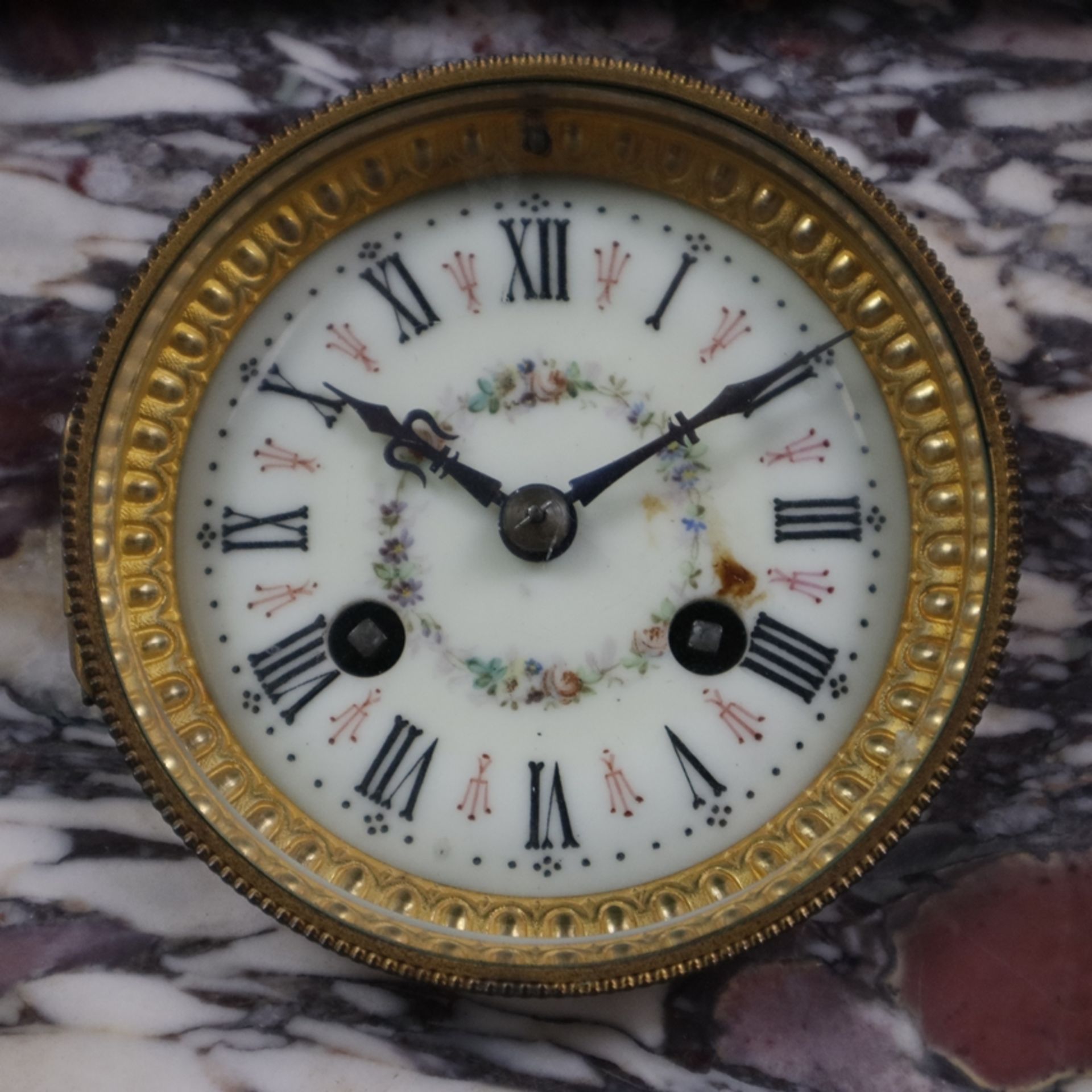 Postament-Uhr - Frankreich, Ende 19. Jh., Marmorgehäuse in Form eines Postaments für eine Bronze, M - Image 2 of 11