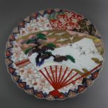 Große Imari-Platte - Japan, Meiji-/ Taishō-Zeit, Porzellan, leicht vertiefte Form mit gefächerter F