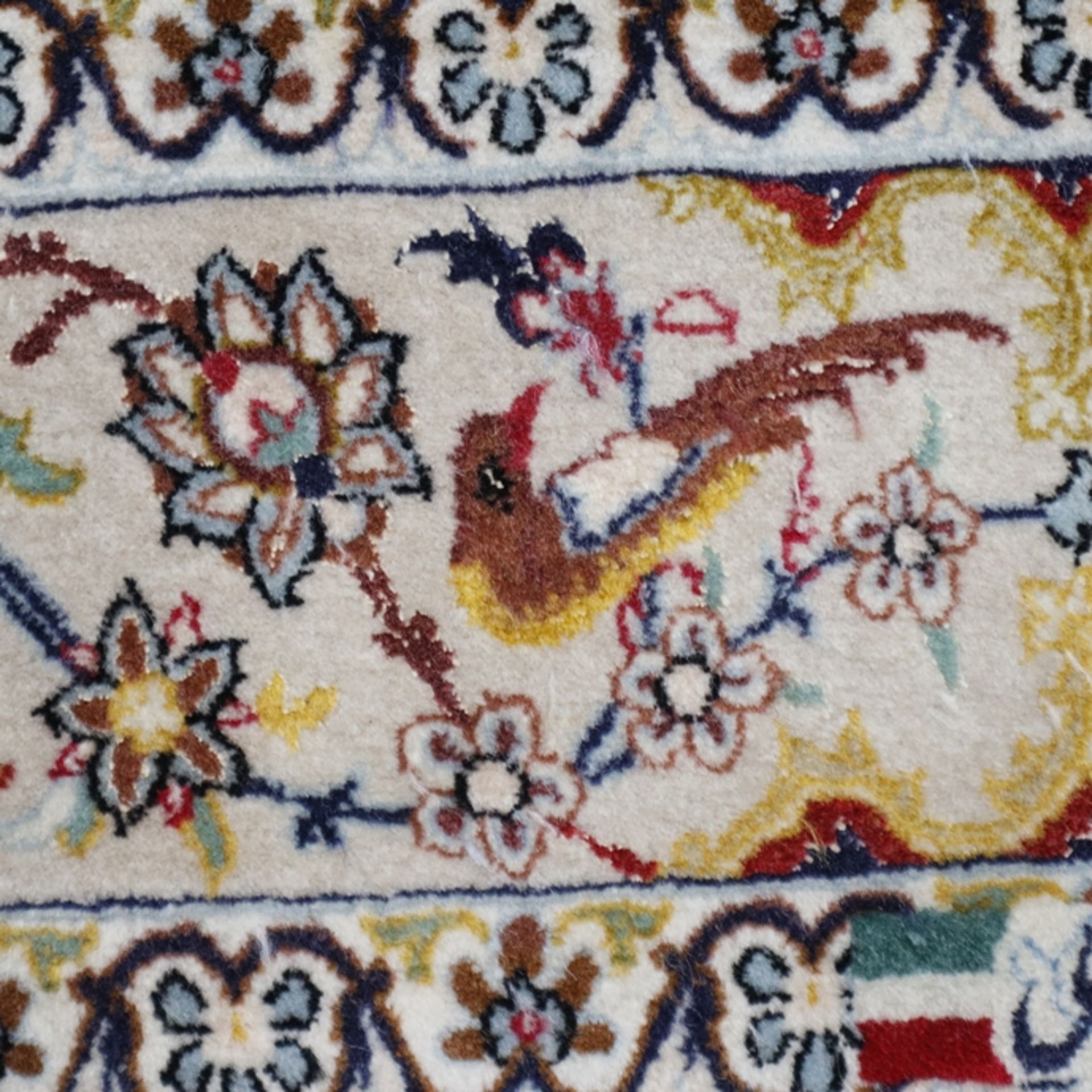 Isfahan-Brücke - Persien, signiert, Wolle mit Seide, blaugrundiges Innenfeld, floral gemustert mit  - Bild 9 aus 10