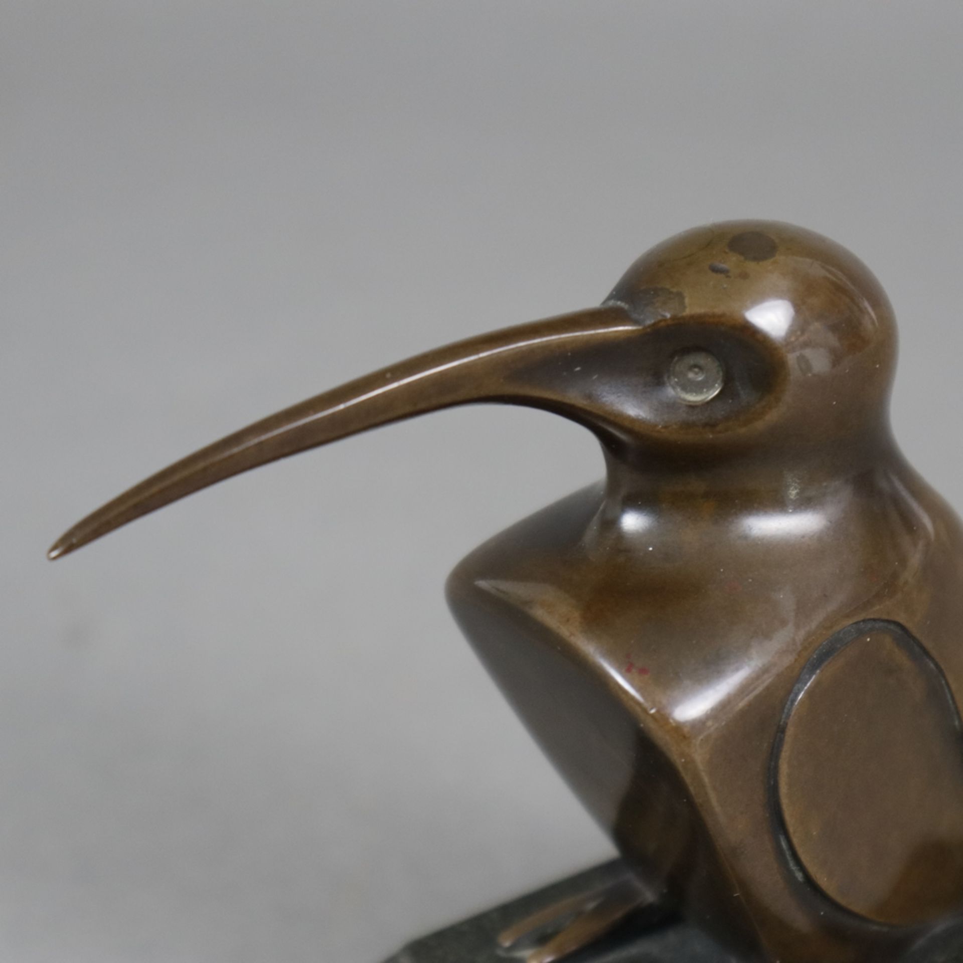 Art-Déco Tierfigur "Kolibri" - Bronze, braun patiniert, stilisierte Darstellung, unsigniert, auf r - Image 2 of 5