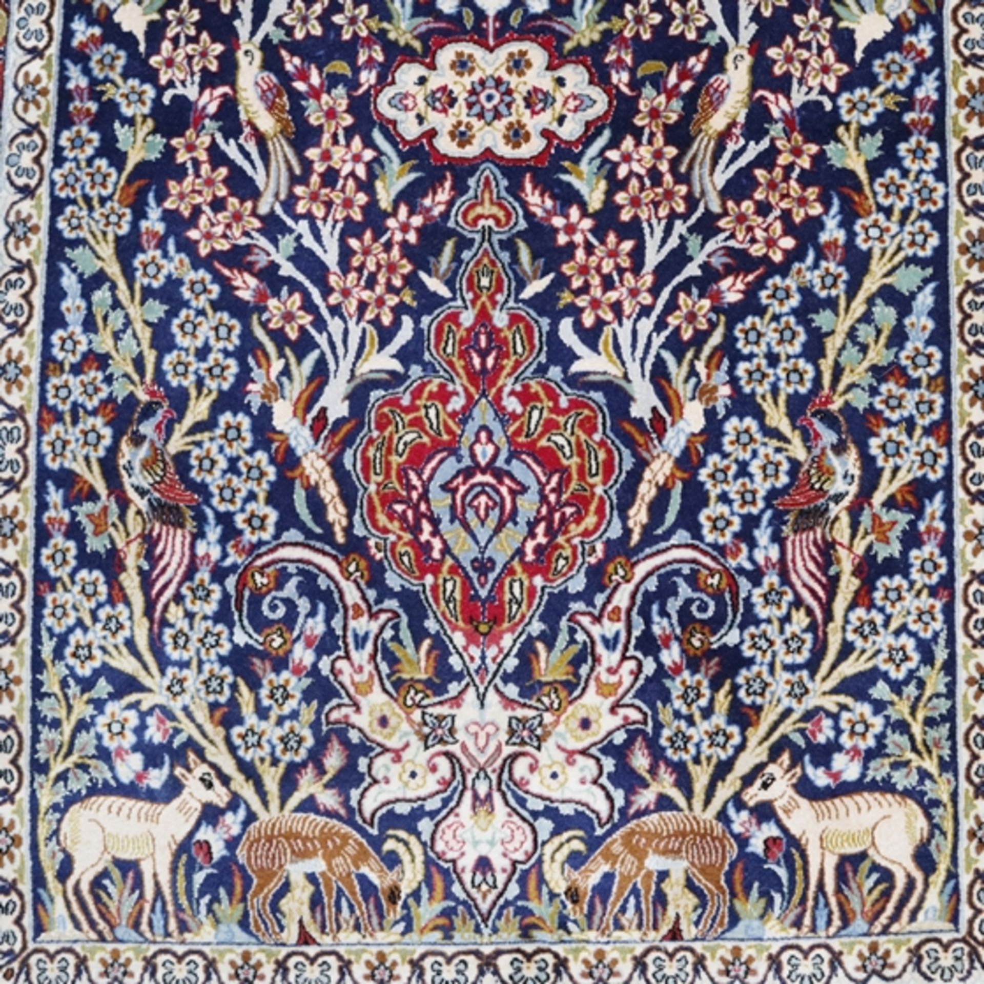 Isfahan-Brücke - Persien, signiert, Wolle mit Seide, blaugrundiges Innenfeld, floral gemustert mit  - Bild 5 aus 10