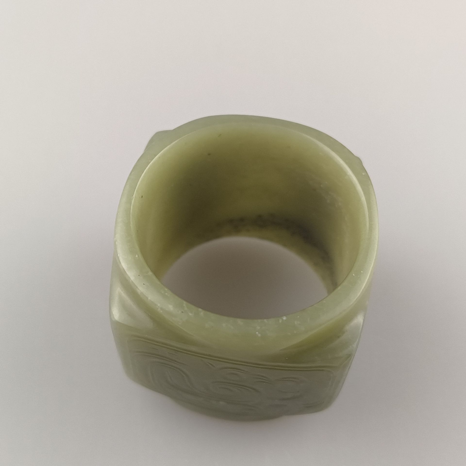 Kleiner Jade-Cong - China, Ausführung im archaischen Stil (Westl. Zhou-Dynastie) charakteristische - Image 5 of 6