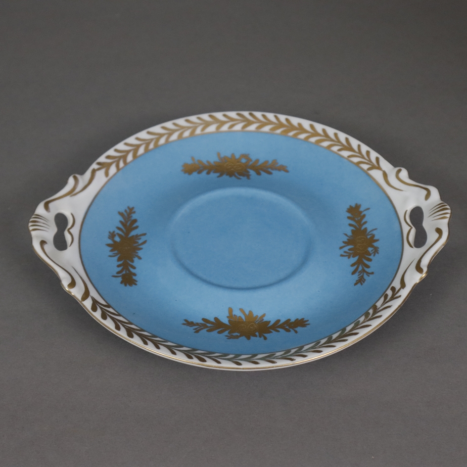 Henkelvase und kleine Deckelterrine mit Presentoir im Sèvres-Stil - 20. Jh., Porzellan, türkisblaue - Image 9 of 12
