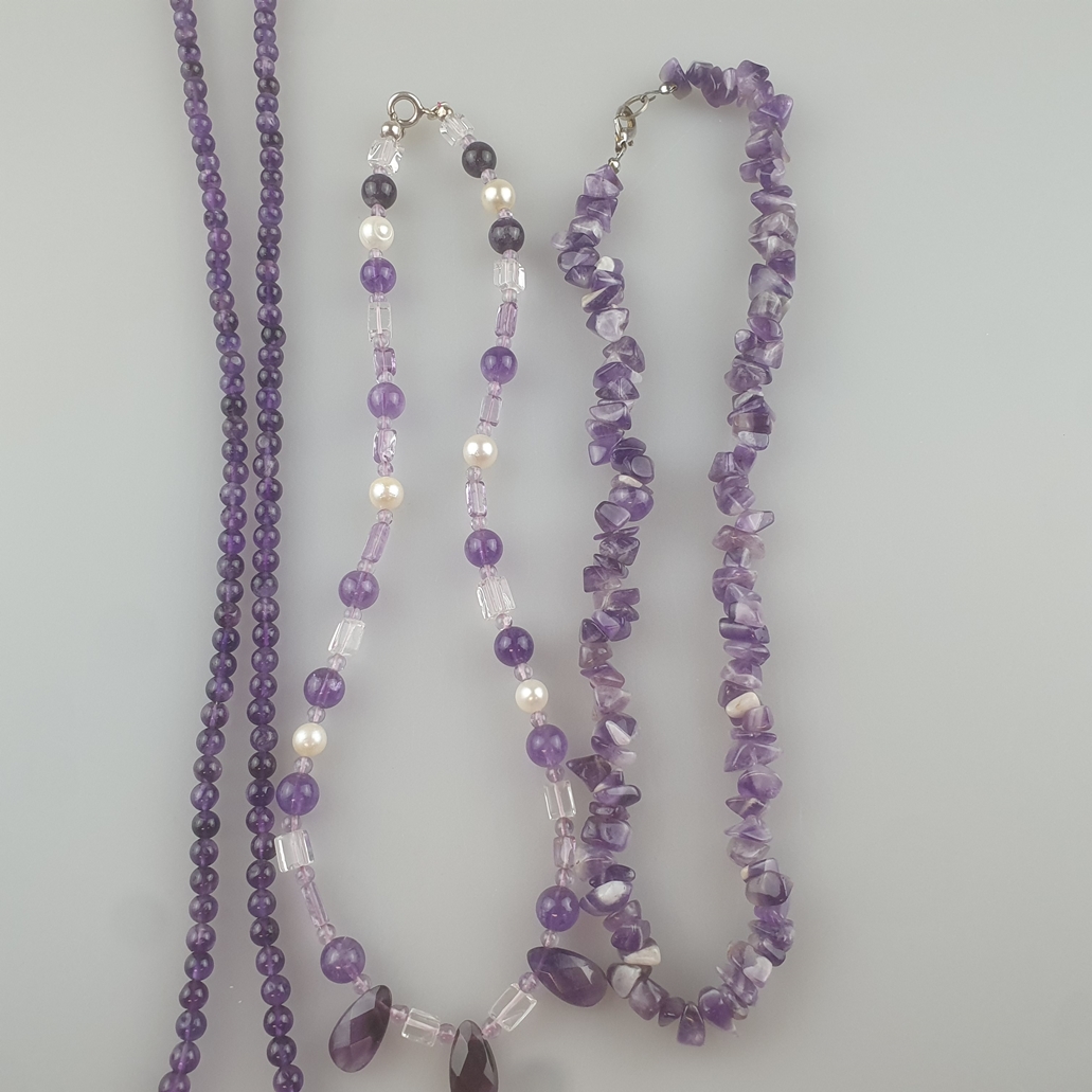 Konvolut Amethystketten - 3 Stück, diverse Ausführungen: runde polierte Perlen, polierte Trommelele - Image 4 of 5