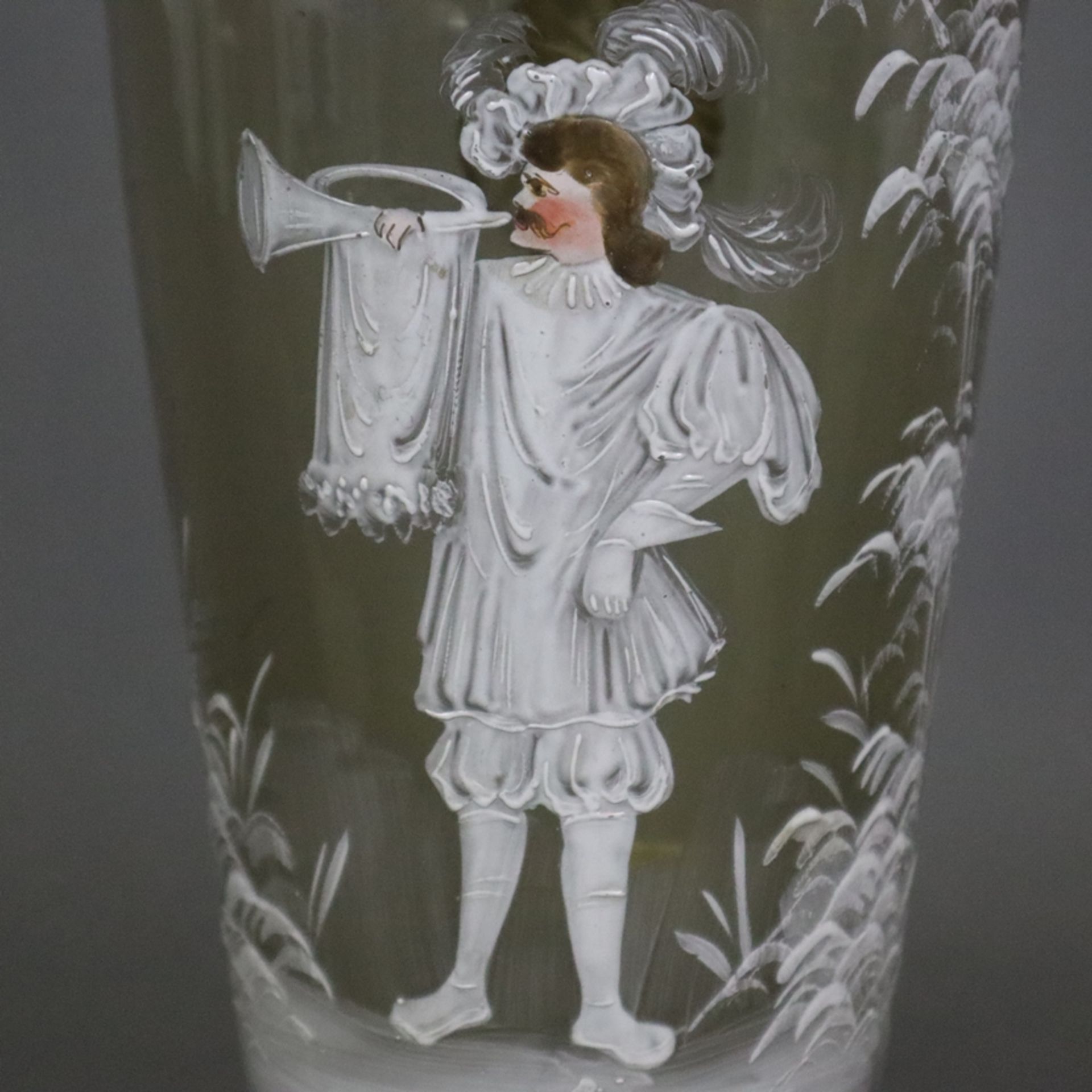 Glaskrug mit Zinndeckel - Ende 19. Jh., olivgrünes Glas, schauseitig Schneemalerei mit Trompeter in - Bild 5 aus 9