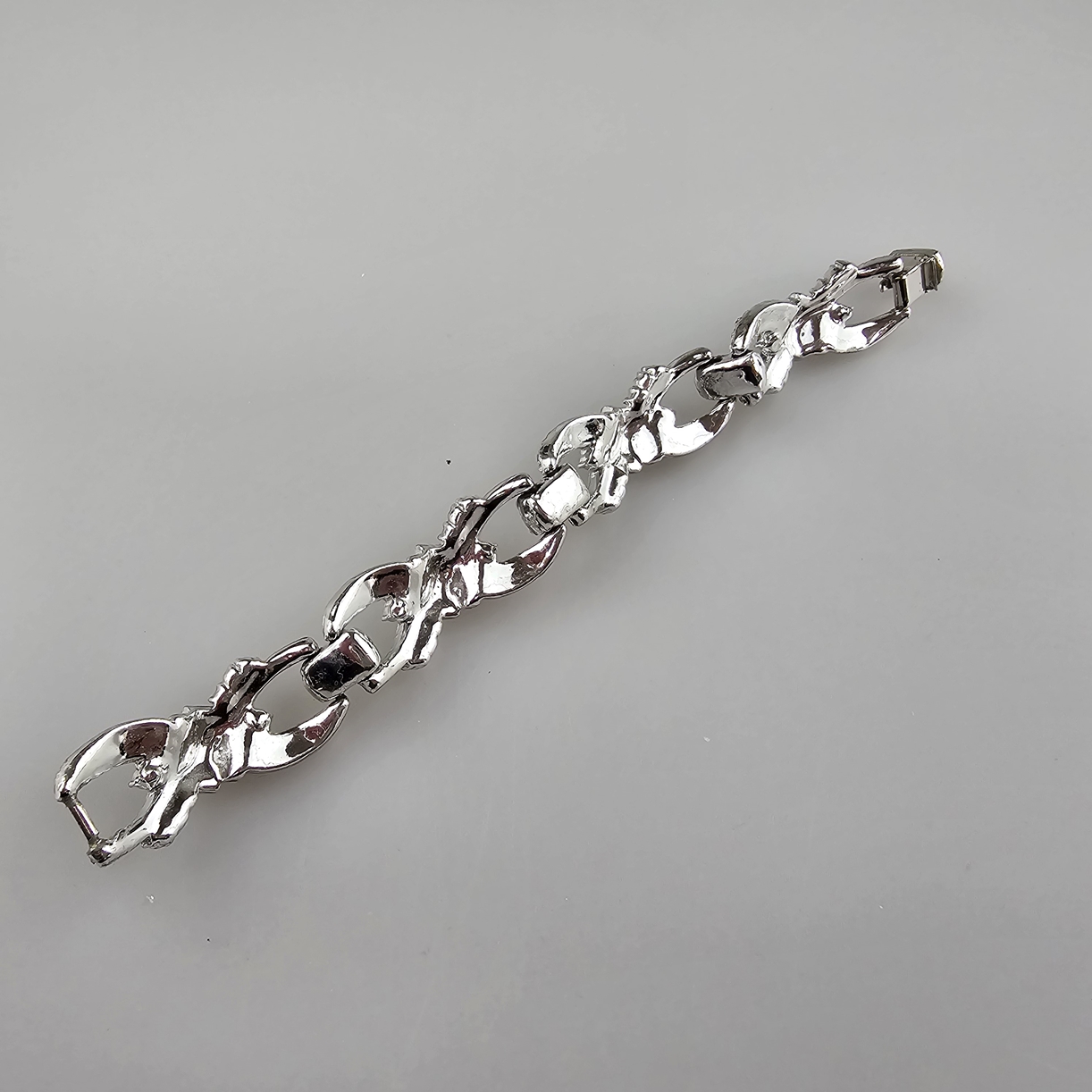 Vintage-Armband - silberfarbenes Metall, poliert, 4 leicht gebogte Glieder in 8er-Form besetzt mit - Image 5 of 5