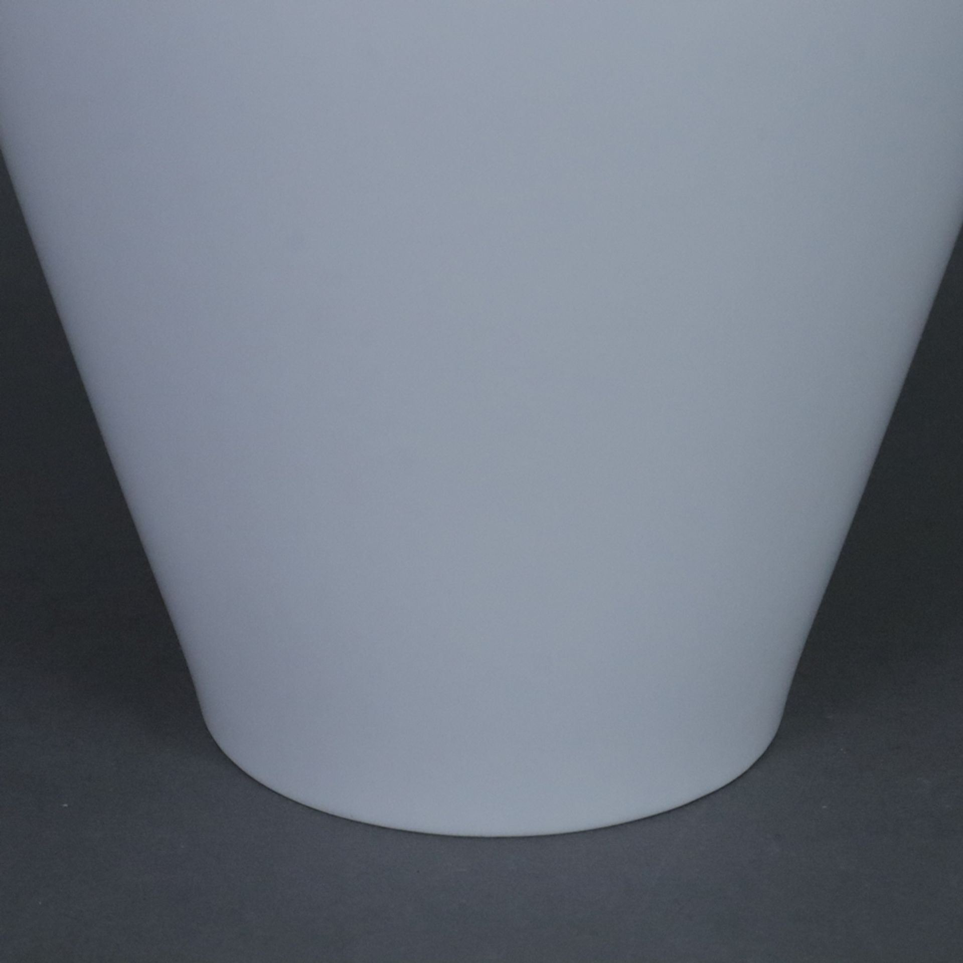 Balustervase - KPM, 20.Jh., Weißporzellan, glasiert, Bodenunterseite mit unterglasurblauer Zepterma - Bild 4 aus 5