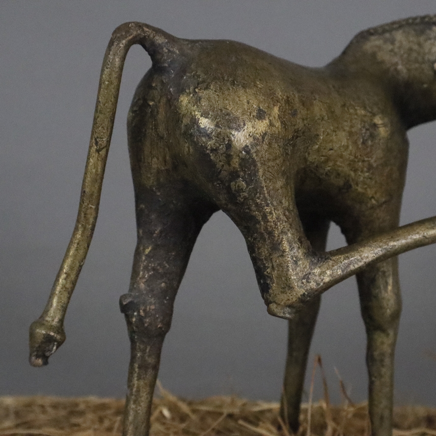 Bronzefigur "Antilope" - wohl afrikanische Bronze patiniert, vollrunde Darstellung einer Antilope, - Image 3 of 5