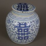 Blau-weißer Deckeltopf - China, ausgehende Qing-Dynastie, spätes 19. Jh., Porzellan, auf der Wandun