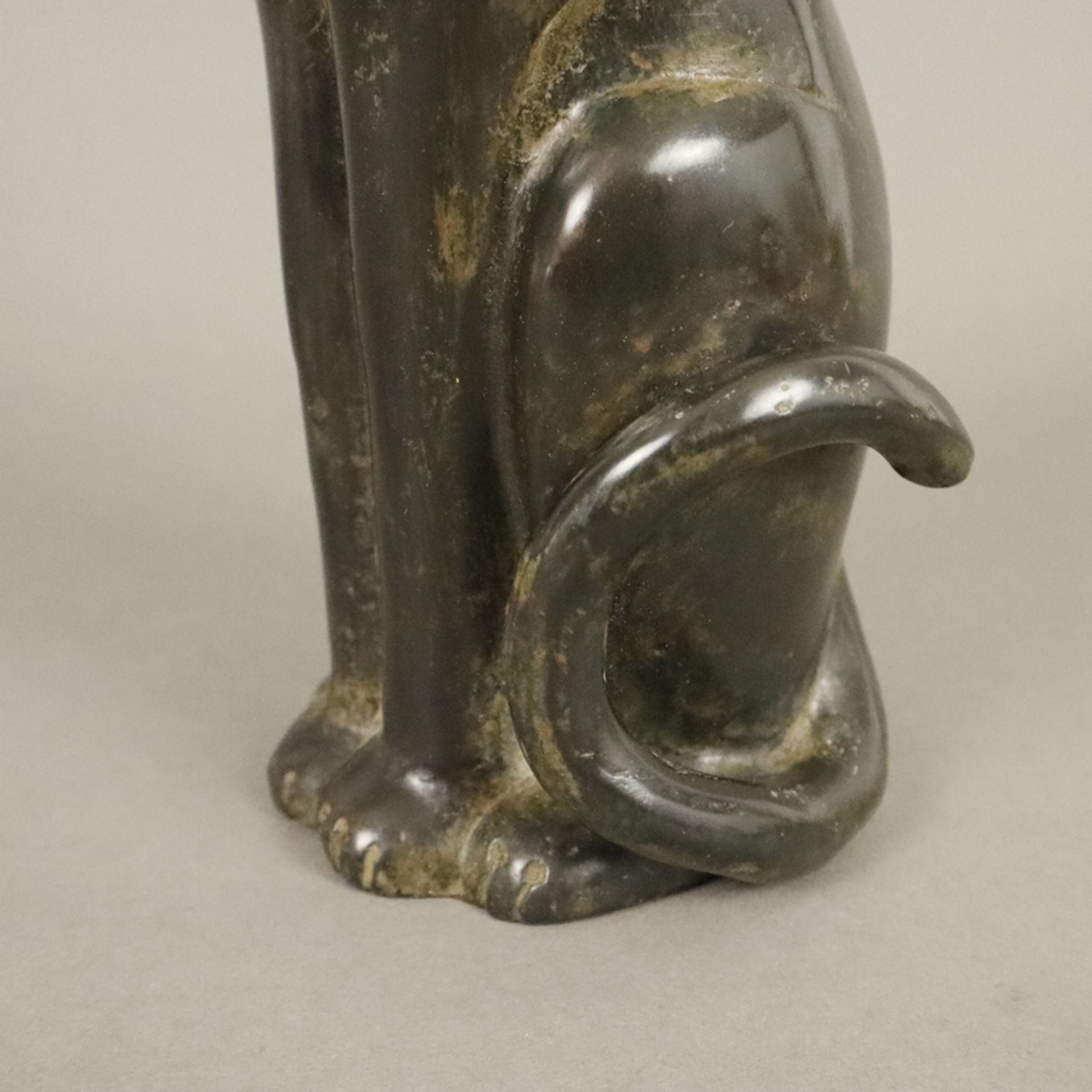 Sitzende Katze - Galvanoplastik, bronziert, naturalistische Form mit naiven Gesichtszügen, Alters-  - Bild 4 aus 6