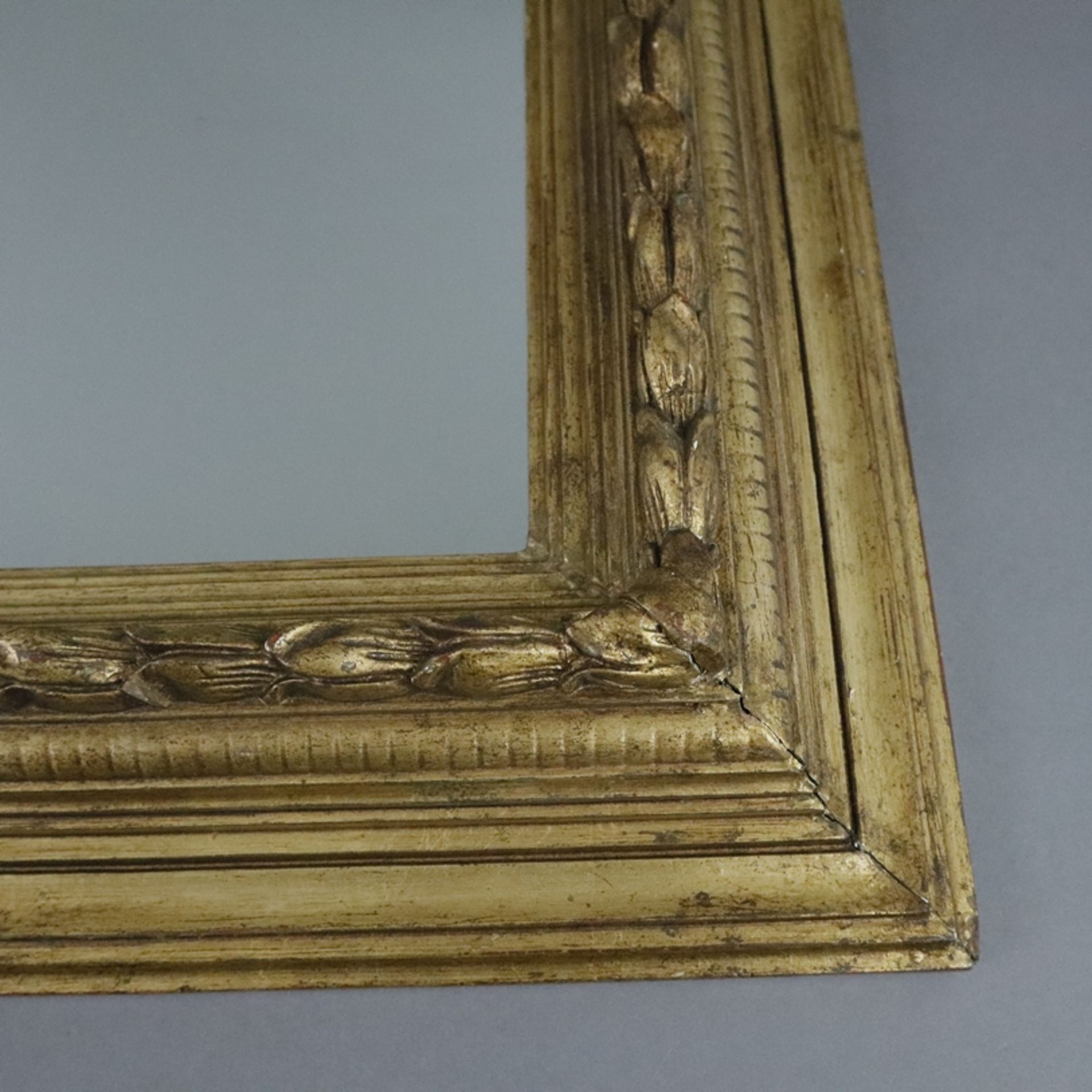 Wandspiegel - Holz, Stuckdekor, vergoldet, rechteckige Spiegelplatte, Innenmaße: 45x32cm, Außenmaße - Bild 2 aus 4