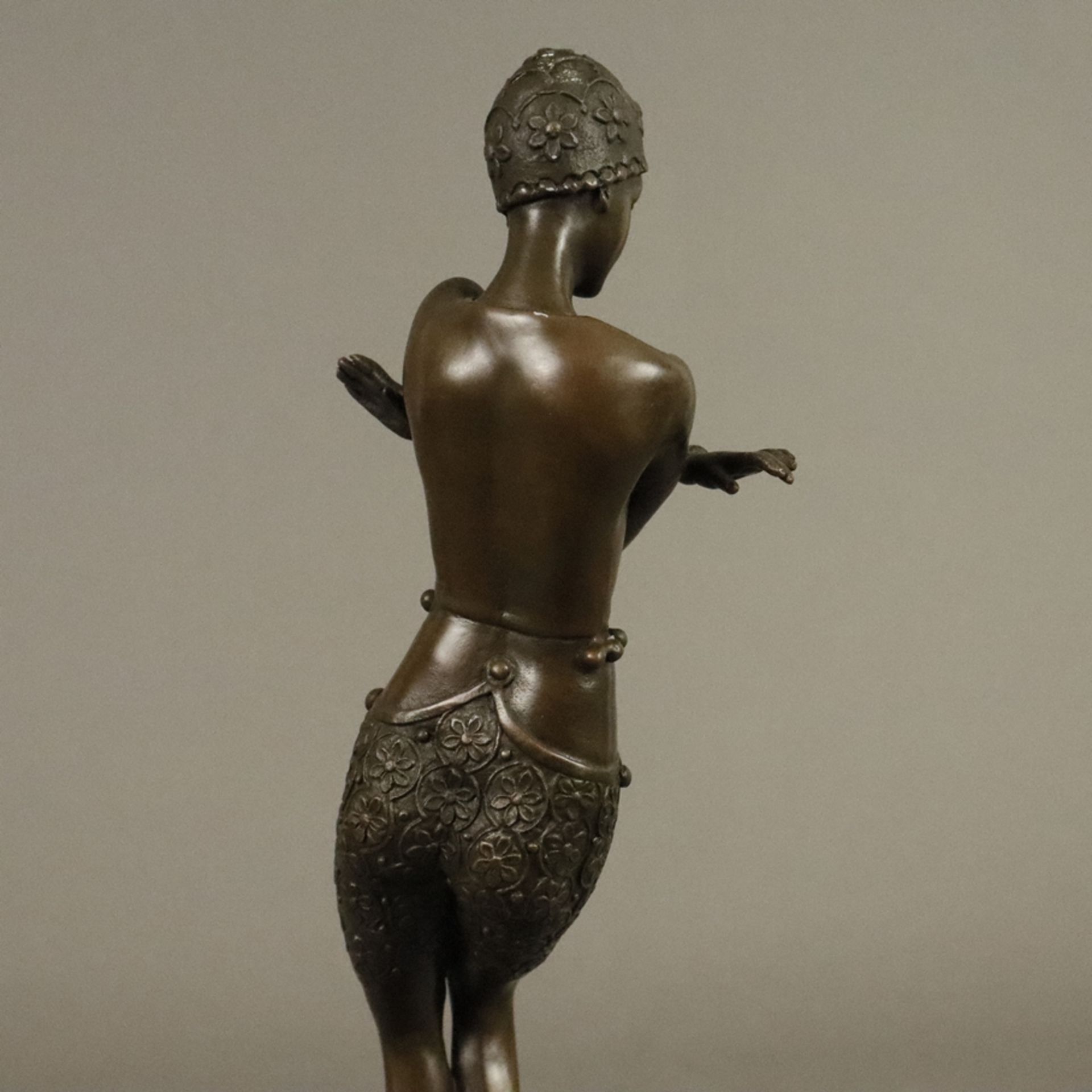 Preiss, Johann Philipp (1882 Erbach (Odenwald) - 1943 Berlin, nach) - Tänzerin "Coy Dancer", Bronze - Bild 7 aus 10