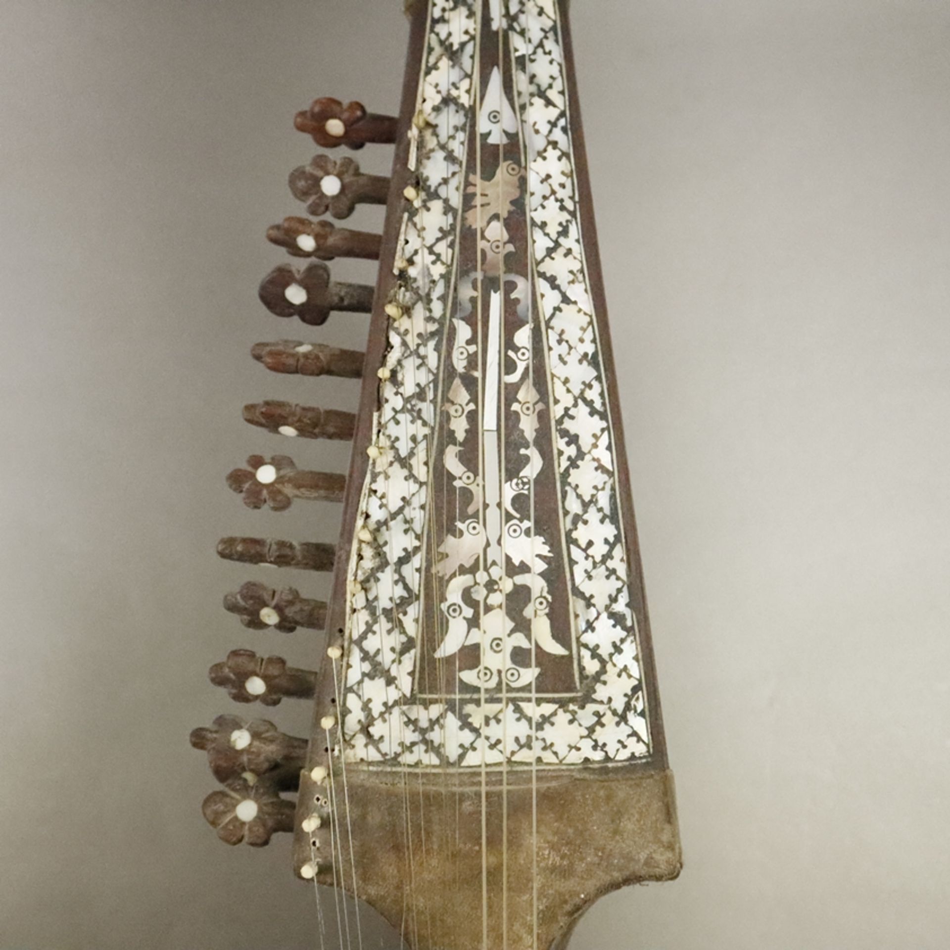 Afghanische Schalenhalslaute - sogenannter Rubab, 19./20. Jh., traditionelles Saiteninstrument, tai - Bild 8 aus 10