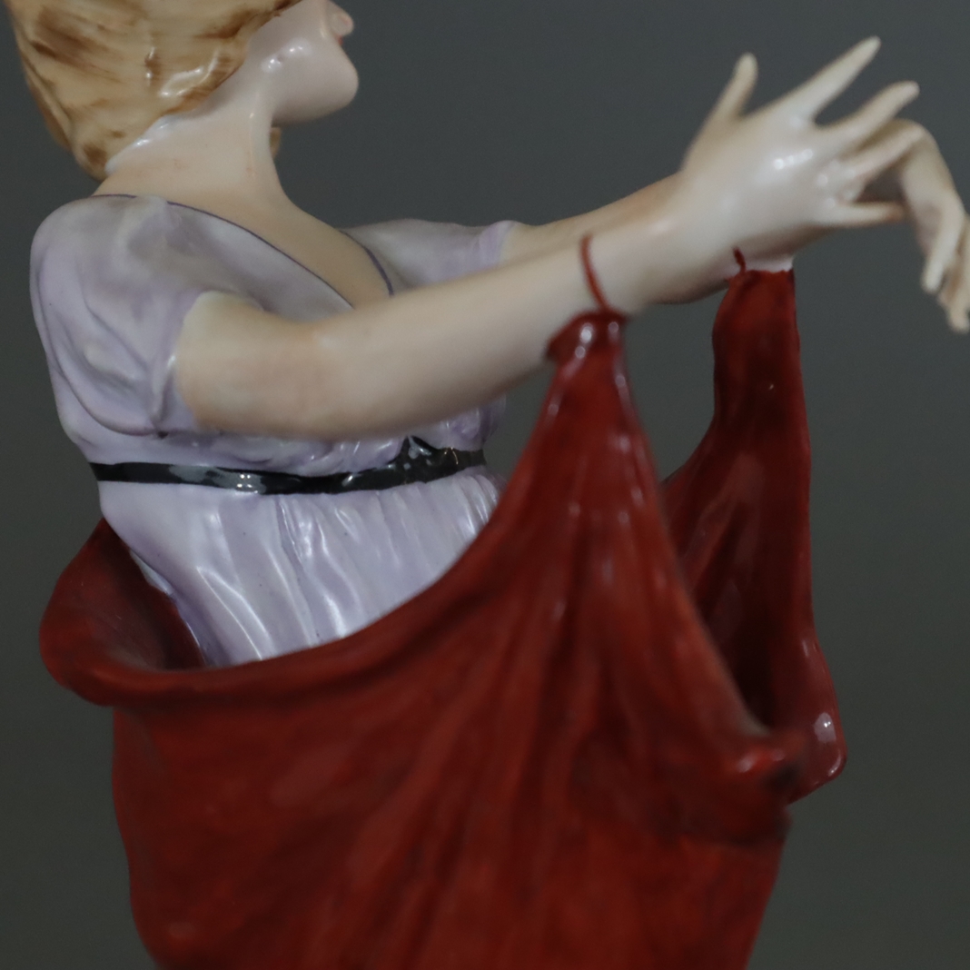 Tänzerin - Schierholz Plaue, 2.H.20.Jh., Porzellan, polychrom bemalt, Darstellung einer jungen Frau - Image 9 of 15
