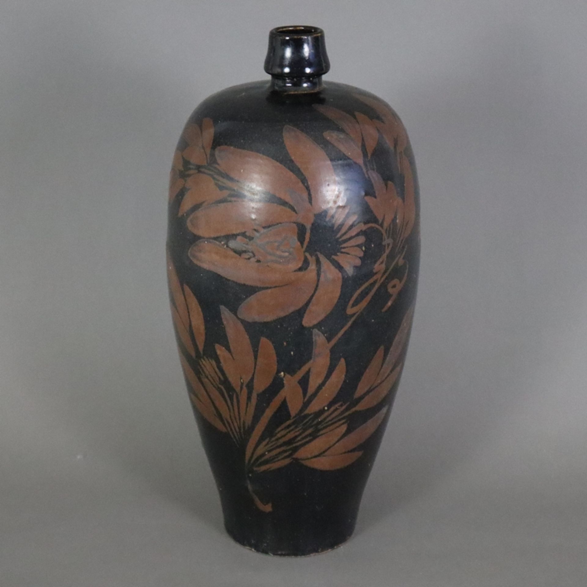 Vase 'Meiping' im Stil der 'Cizhou'-Ware - China, Steinzeug, länglicher schmaler Meiping-Typus, gan