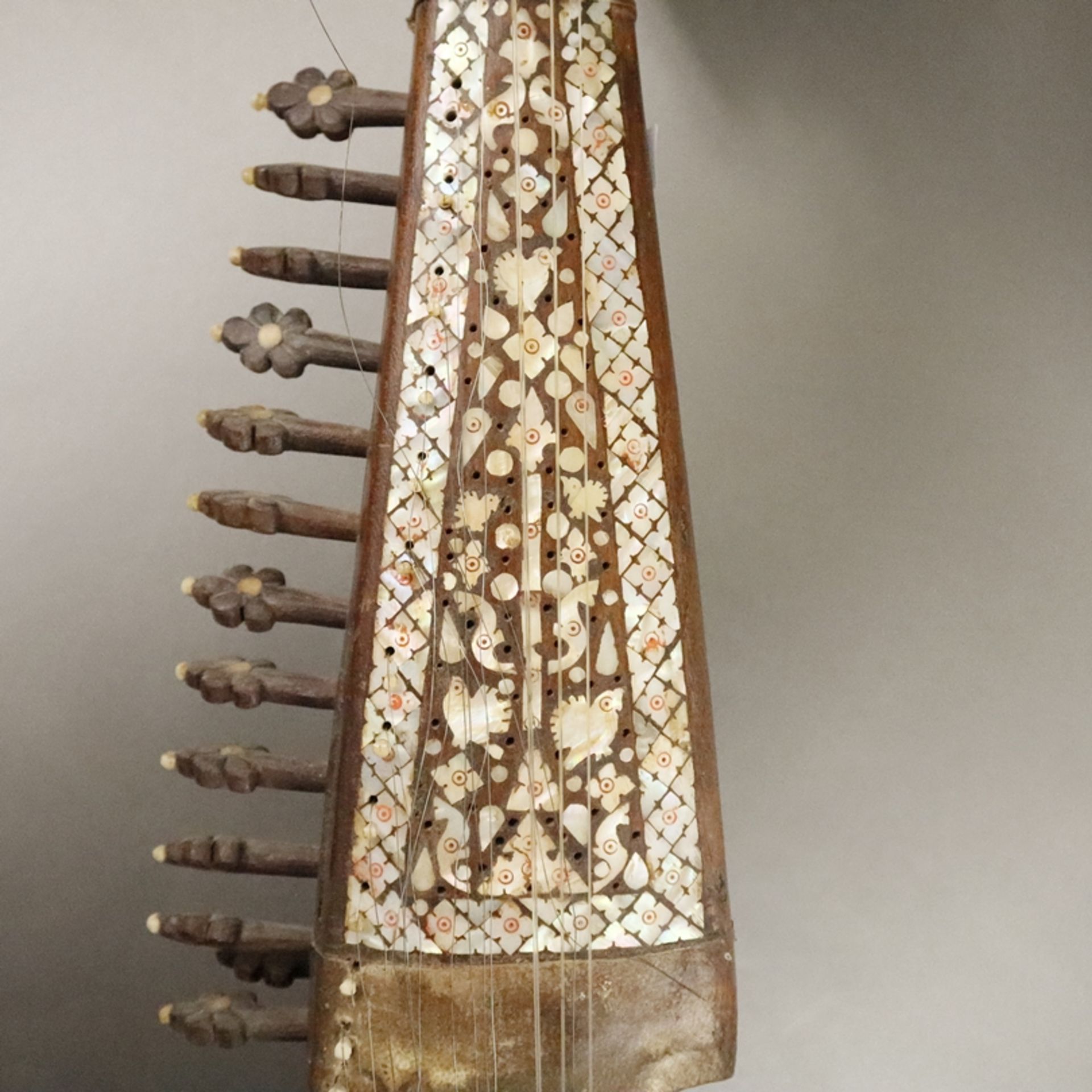 Afghanische Schalenhalslaute - sogenannter Rubab, 19./20. Jh., traditionelles Saiteninstrument, tai - Bild 2 aus 8