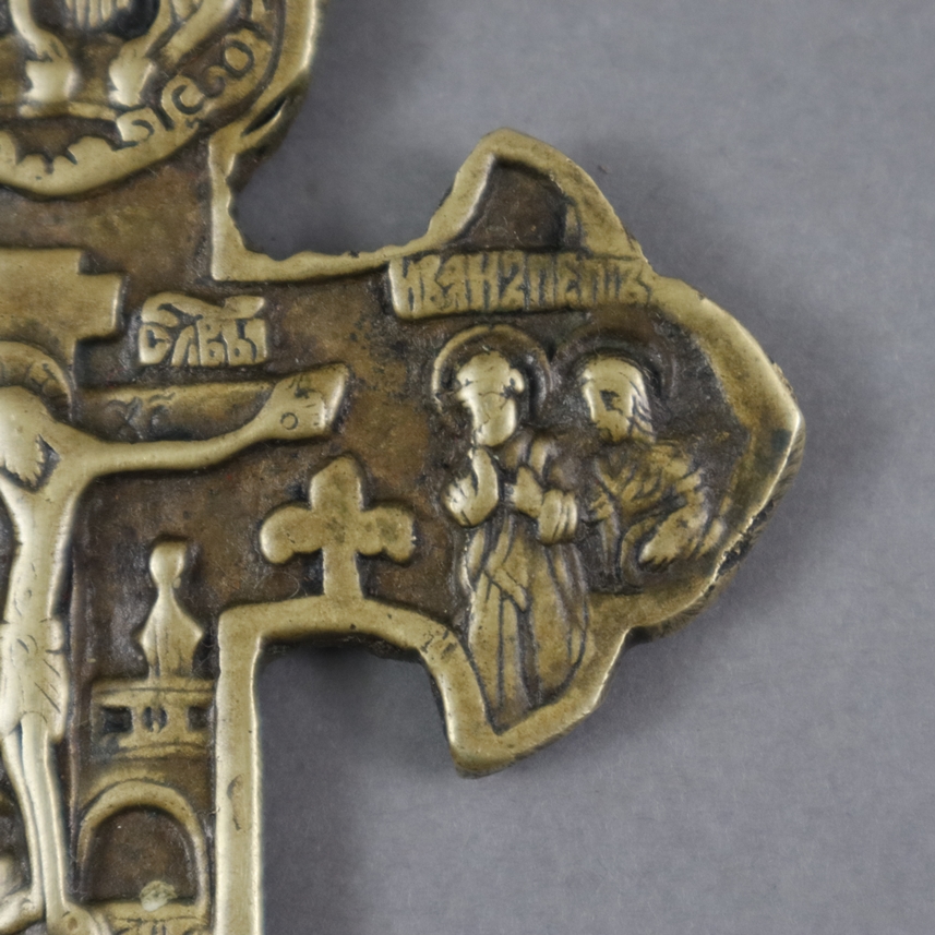 Kreuz - Russland, 19. Jh./um 1900, Gelbguss, reliefierte Darstellung Christi im Typus der Viernagel - Image 5 of 7