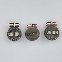 Drei Abzeichen "Union 1867" - 800er Silber, Emaildekor, Abzeichen des Union-Klubs (Berliner Organis