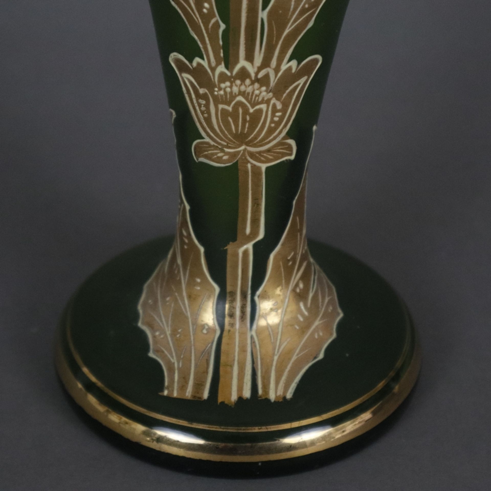 Jugendstil-Glasvase mit Metallmontur - wohl Frankreich um 1900, Klarglas mit grünem Unterfang, scha - Bild 6 aus 8