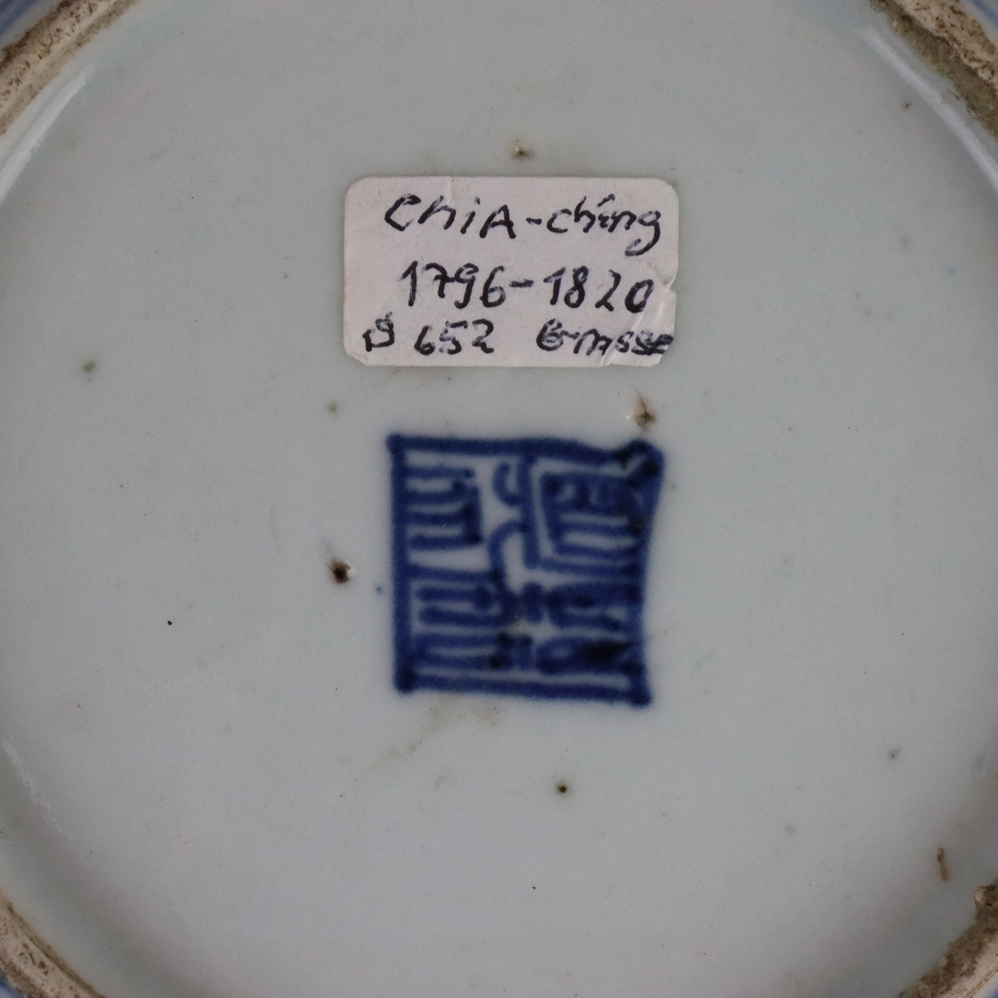 Small plate - China, Qing Dynasty, floral decor in underglaze cobalt blue painting, on the undersid - Image 5 of 5