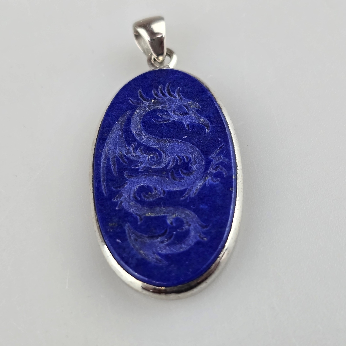 Lapis-Anhänger mit Drachenmotiv - Sterling Silber 925/000, bewegliche Öse und Rückseite gepunzt, ov