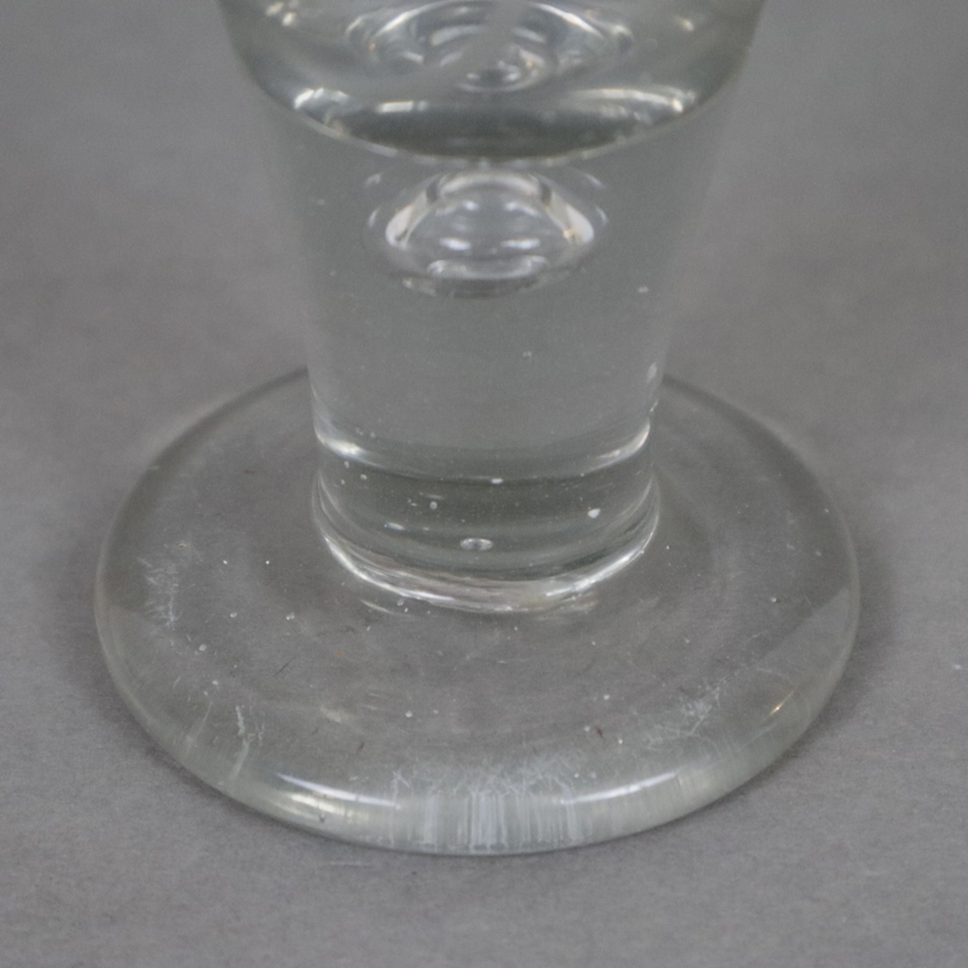 Rustikales Trichterglas - farbloses Glas, klassische Trichterform mit großer eingestochener Luftbla - Bild 4 aus 5