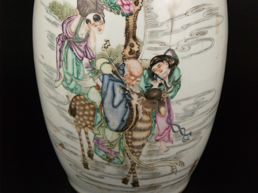 Große Balustervase - China, dickwandiges Porzellan mit polychromer Aufglasurbemalung, schauseitig g - Image 5 of 11