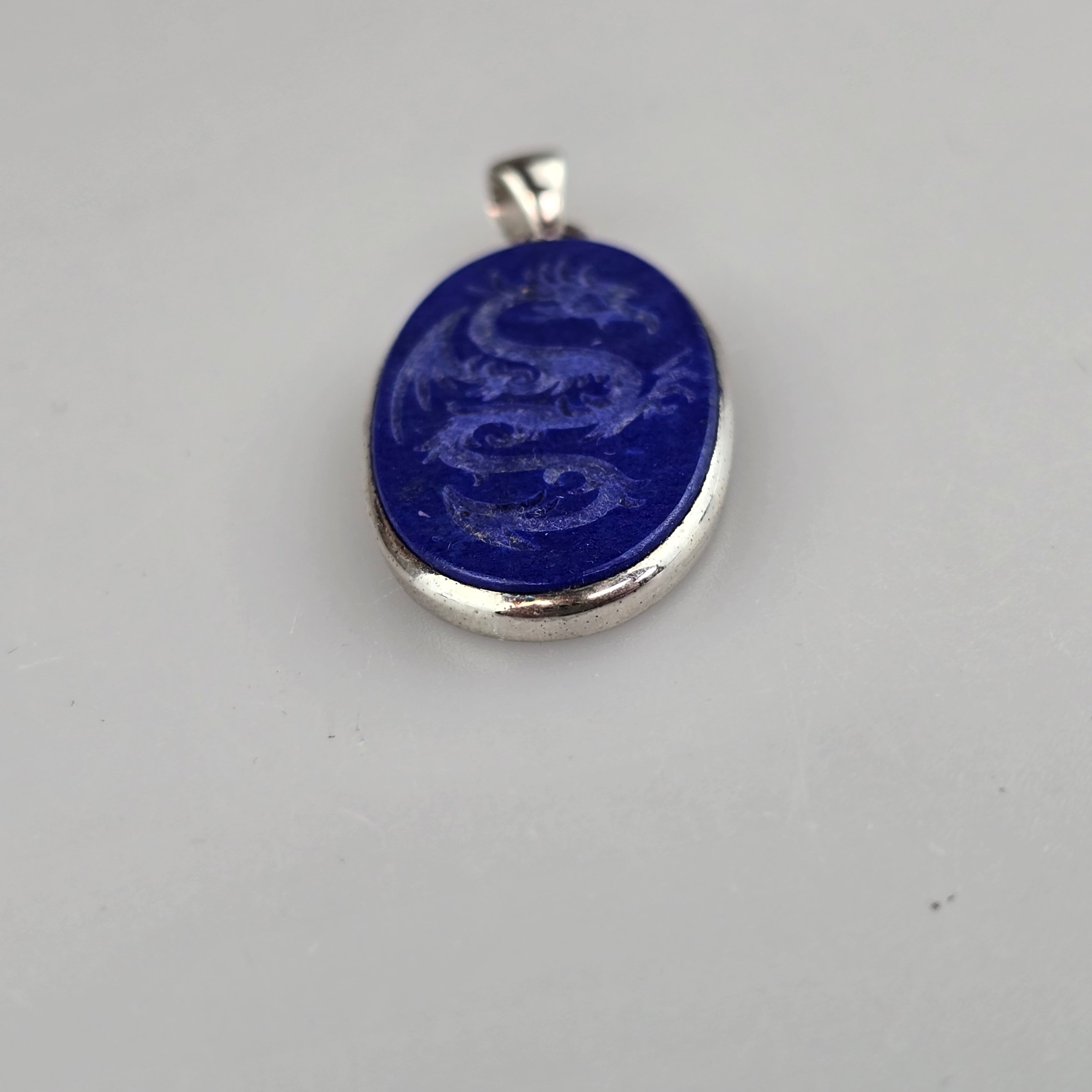 Lapis-Anhänger mit Drachenmotiv - Sterling Silber 925/000, bewegliche Öse und Rückseite gepunzt, ov - Image 2 of 3